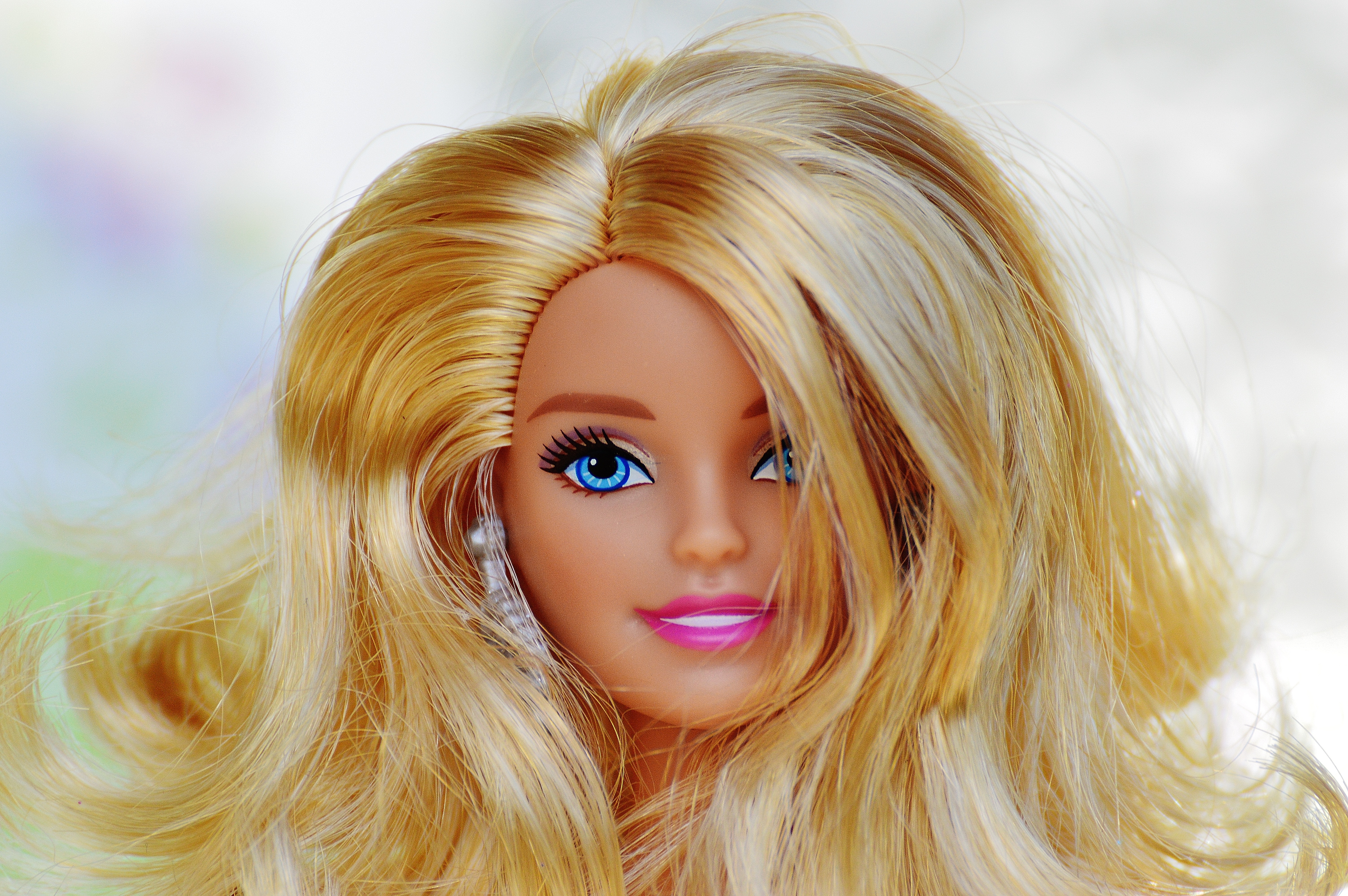 Barbie Doll Preview - Barbies Pretty Eyes , HD Wallpaper & Backgrounds