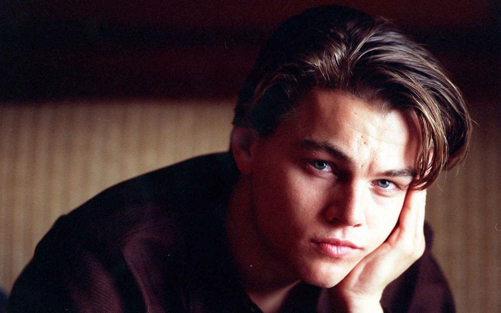 Handsome Leonardo Dicaprio Hd Pictures - Leonardo Di Caprio Tee , HD Wallpaper & Backgrounds