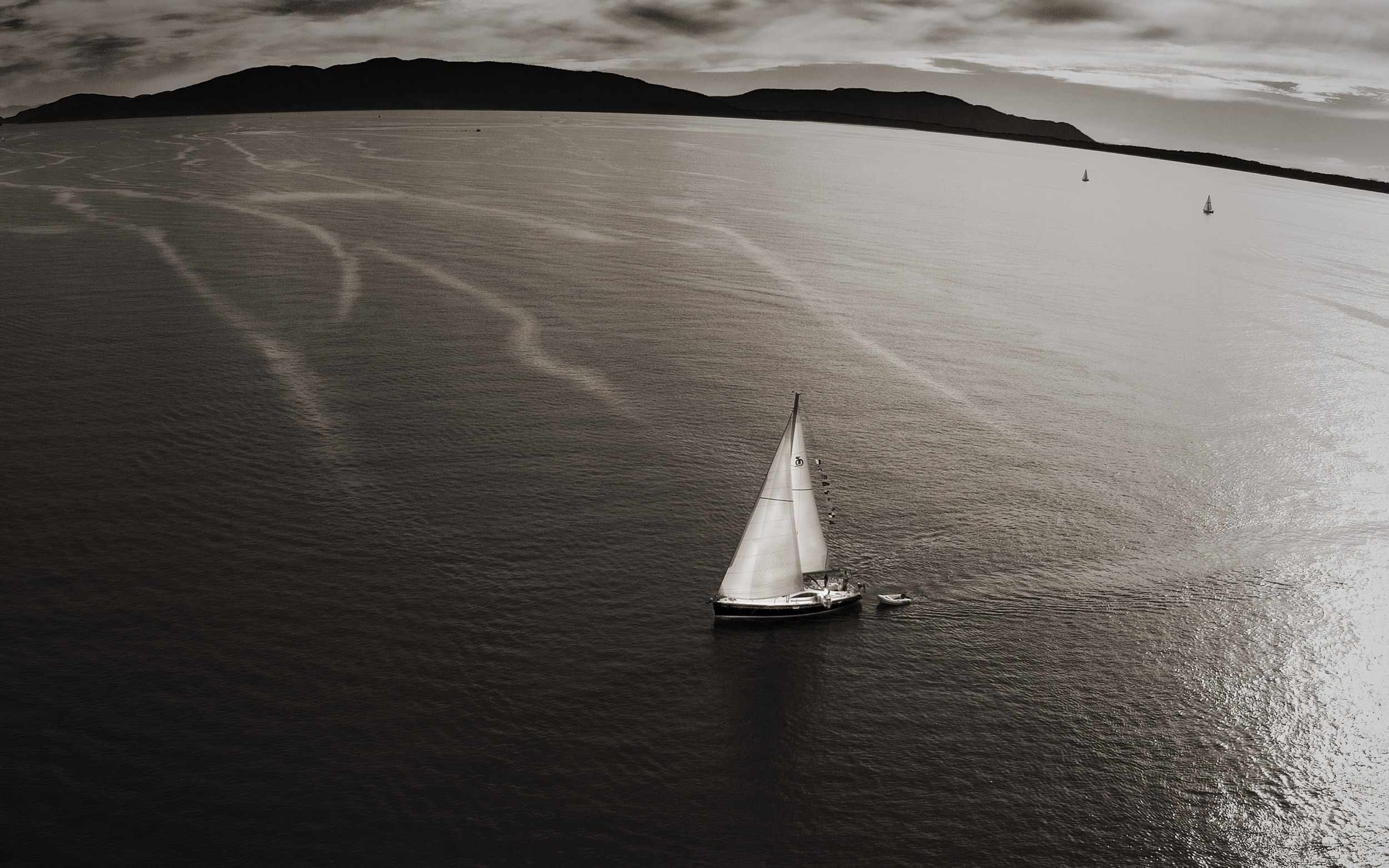 Photography Water Sea Coast Monochrome Boat Sailing - Wallpaper , HD Wallpaper & Backgrounds