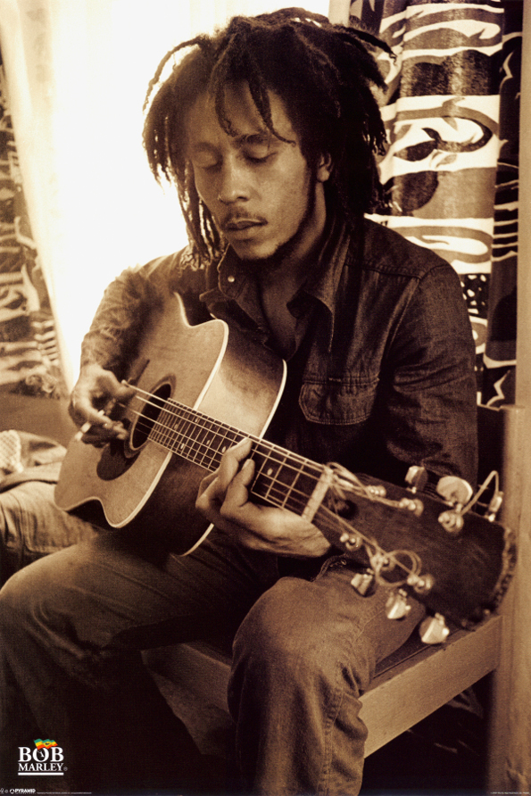Bob Marley Sitting Playing Guitar Photo - Bob Marley , HD Wallpaper & Backgrounds