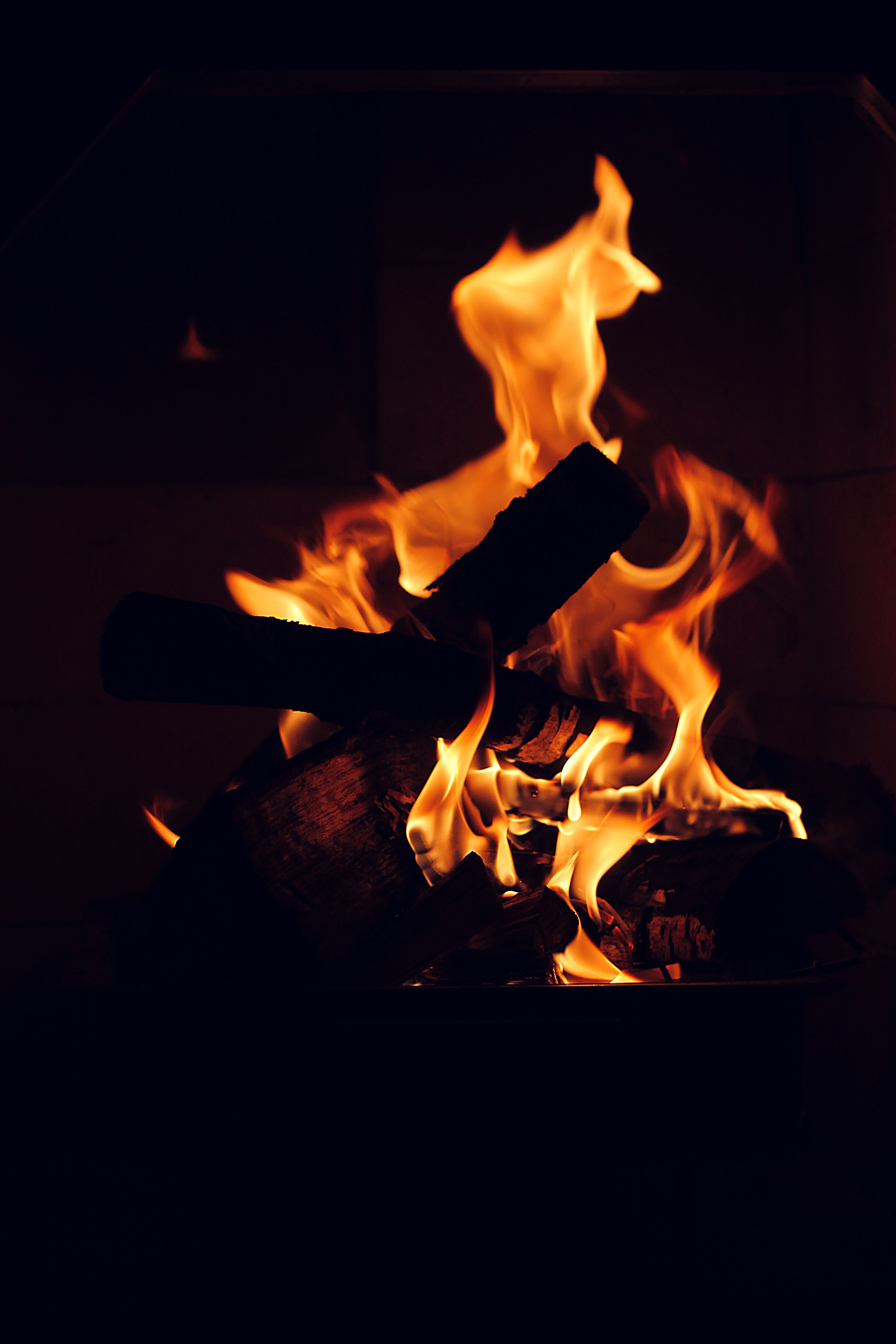 Bonfire Flame Fire Fiery Dark Firewood - Bonfire , HD Wallpaper & Backgrounds