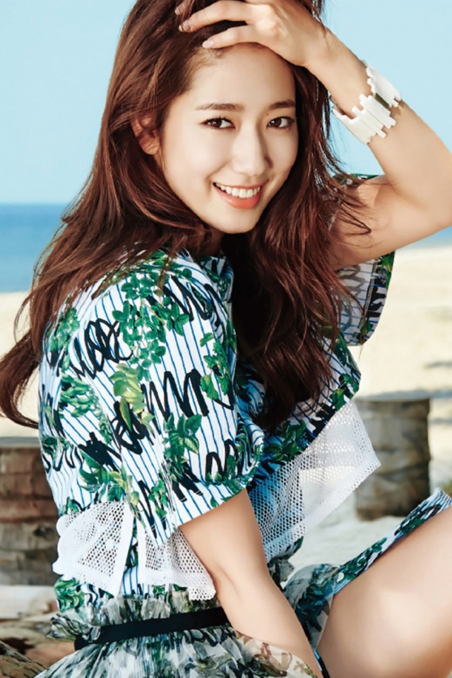 Download Now - Park Shin Hye Hd , HD Wallpaper & Backgrounds