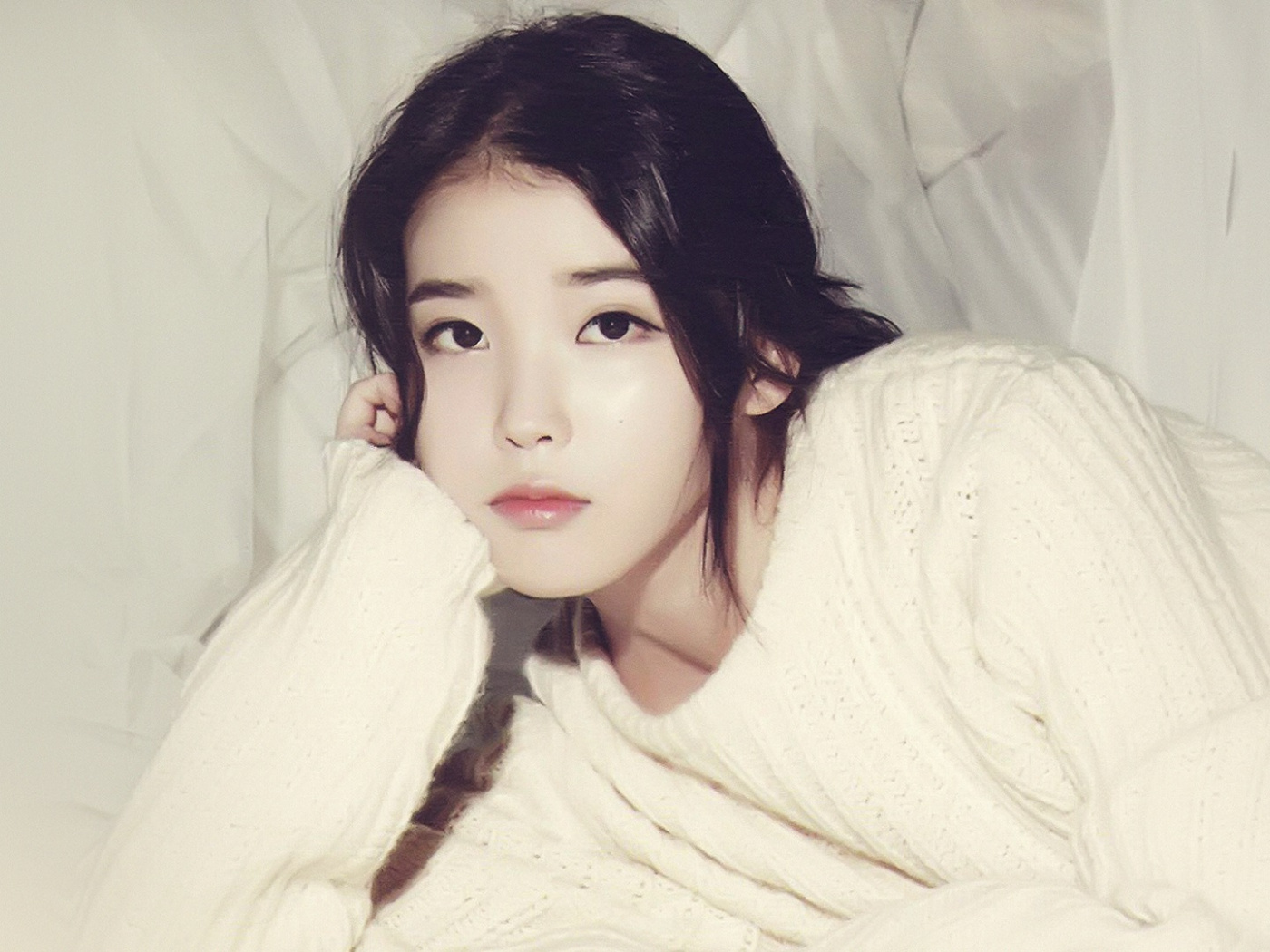 Wallpaper Lee Ji-eun , A South Korean Pop Singer - Iu Wallpaper Iphone X , HD Wallpaper & Backgrounds