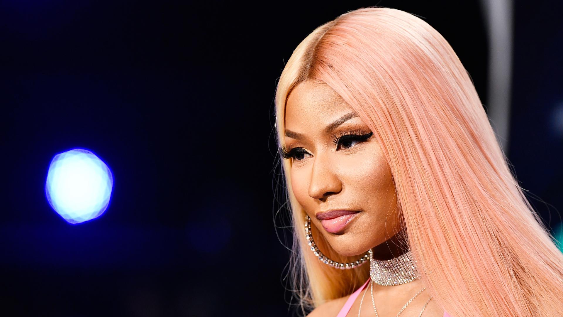 Nicki Minaj Cries, Confirms Cardi B Drama - Nicki Minaj , HD Wallpaper & Backgrounds