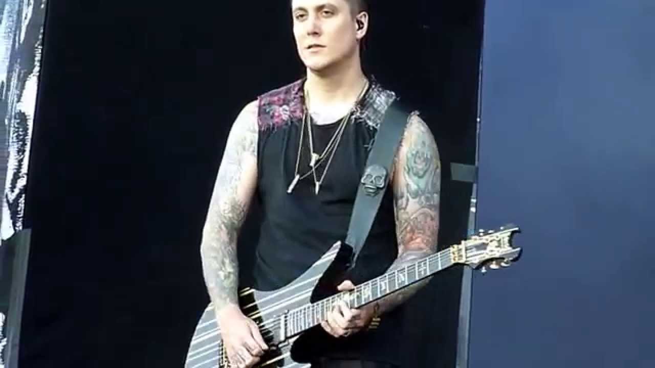Synyster Gates A7x Guitar Solo Rock Im Park - Synyster Gates Wallpaper 1080p , HD Wallpaper & Backgrounds