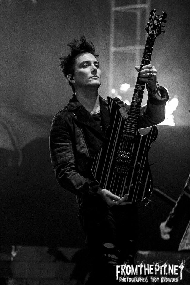 Avenged Sevenfold Synyster Gates - Synyster Gates Wallpaper Hd , HD Wallpaper & Backgrounds