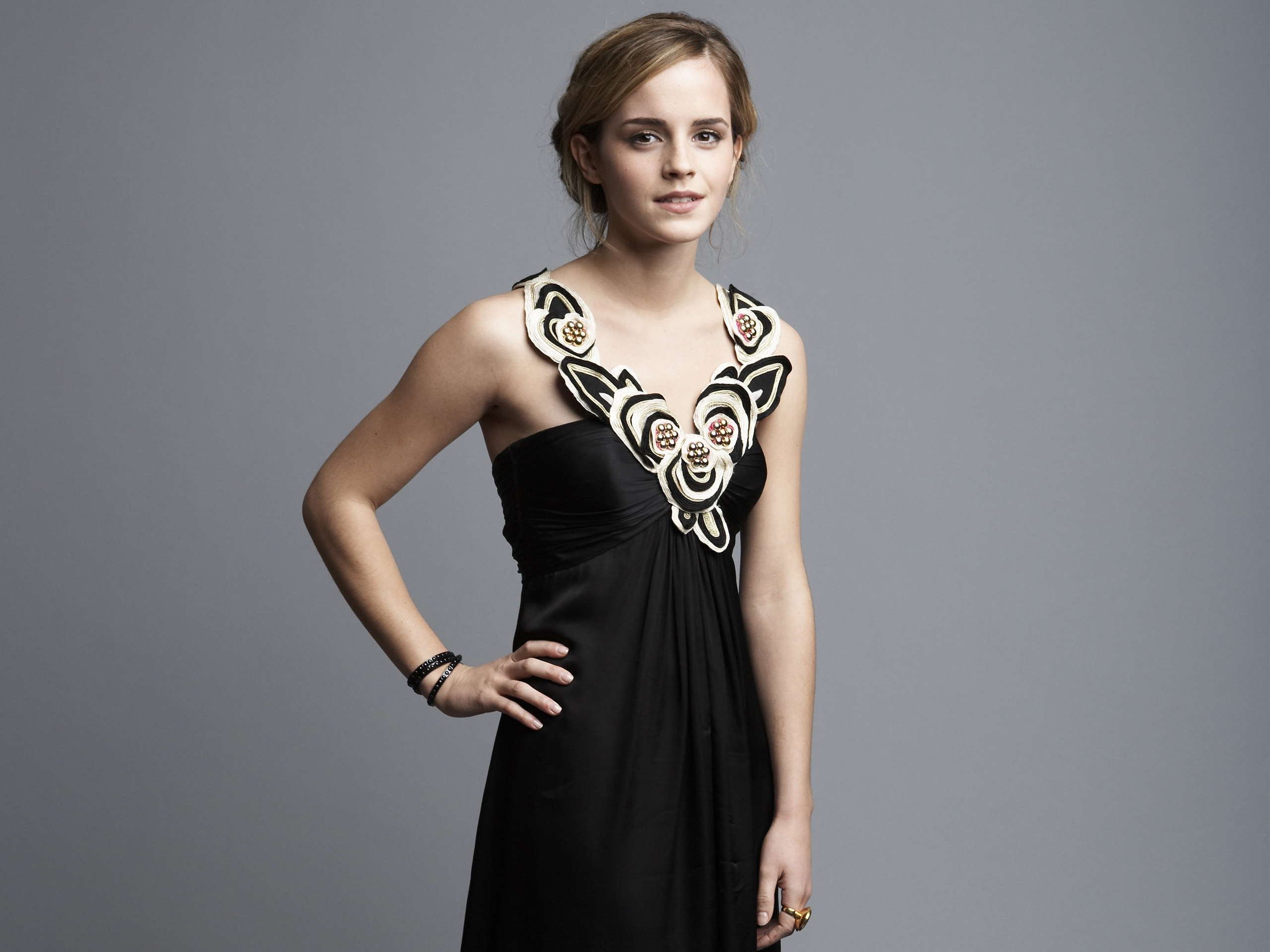 Emma Watson Black Long Dress , HD Wallpaper & Backgrounds