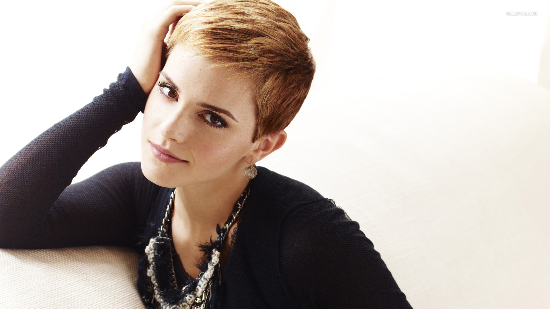 Emma Watson Full Hd Wallpapers - Emma Watson Short Pixie , HD Wallpaper & Backgrounds