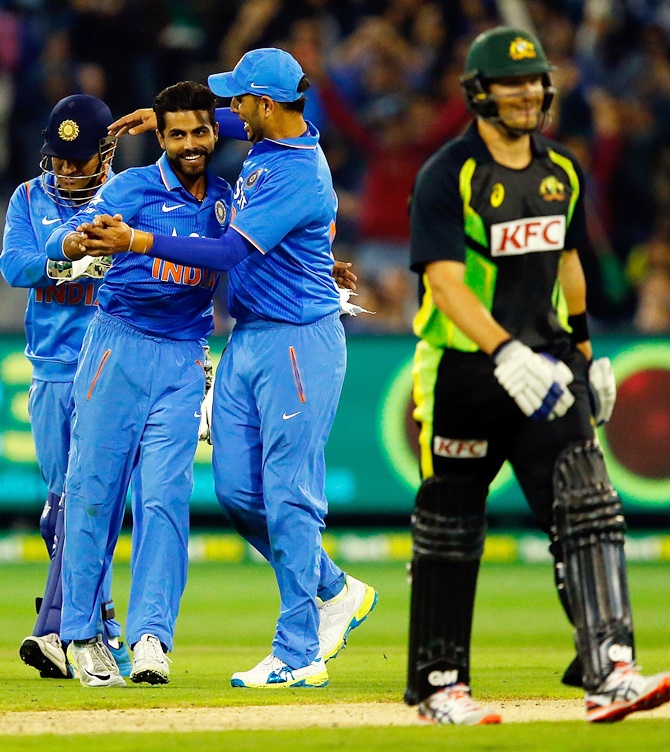 India's Ravindra Jadeja Celebrates After The Dismissal - Limited Overs Cricket , HD Wallpaper & Backgrounds