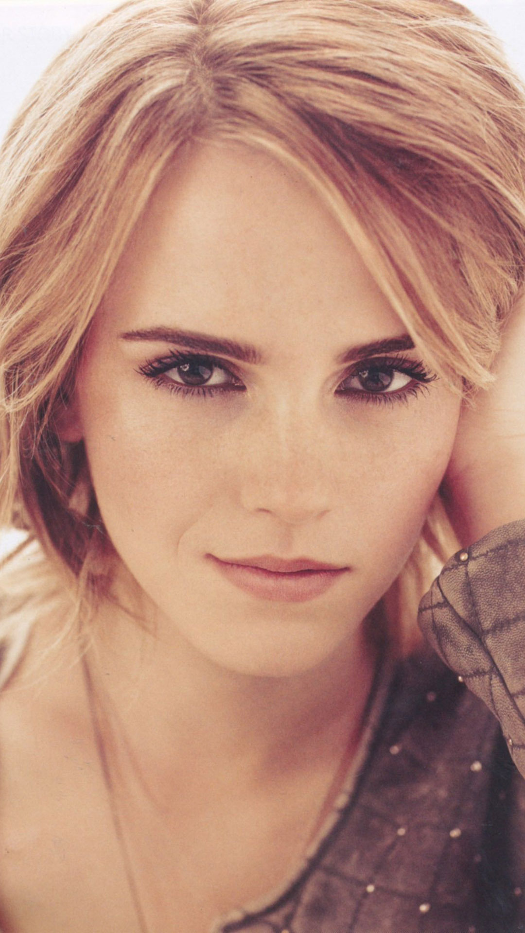 Images Free Emma Watson Iphone - Emma Watson Mobile Wallpaper Best , HD Wallpaper & Backgrounds