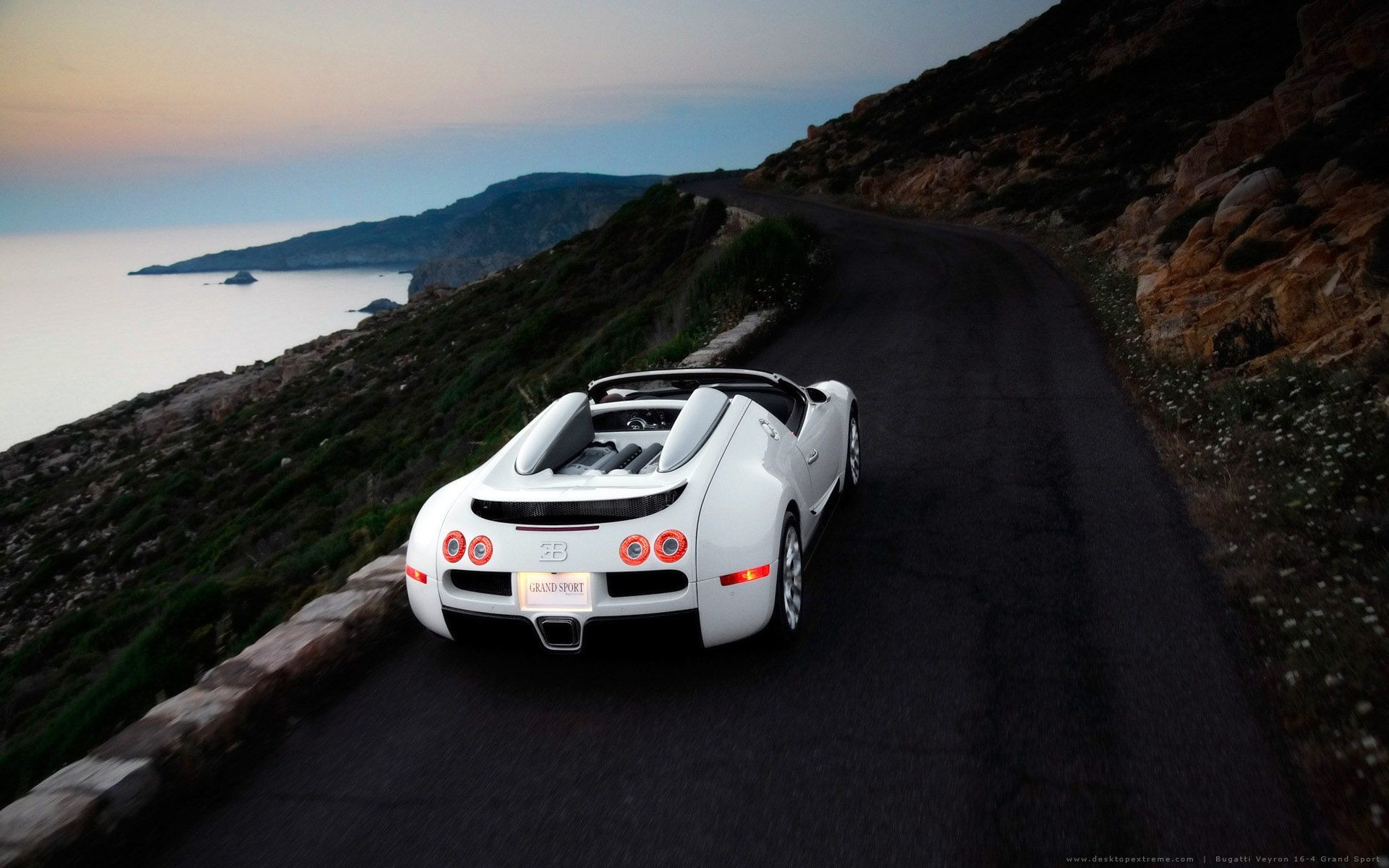 Excellent Bugatti Veyron Wallpapers Hd Widescreen For - Hd Bugatti Veyron , HD Wallpaper & Backgrounds