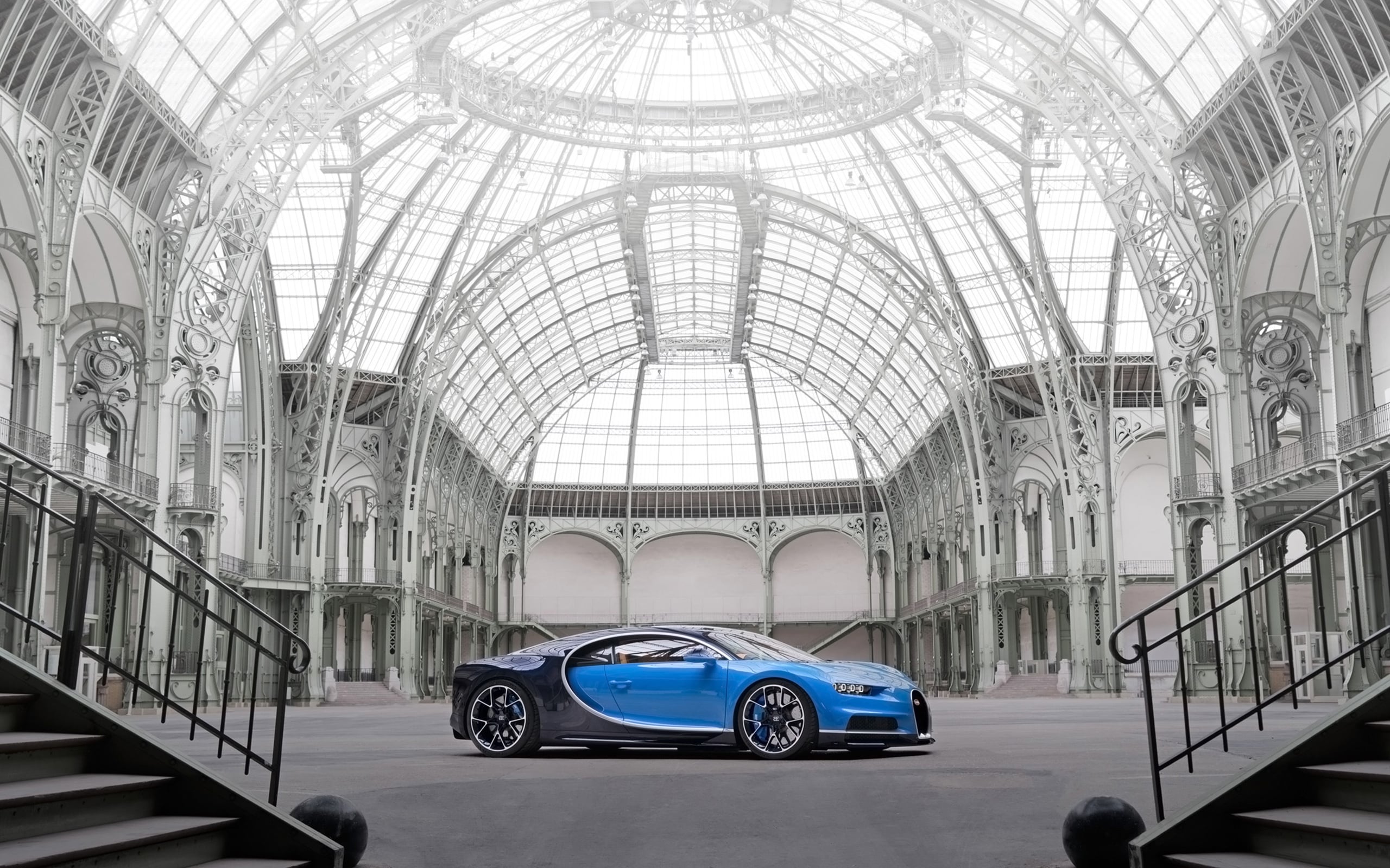 2017 Bugatti Chiron Wallpapers - Grand Palais Car Show 2016 , HD Wallpaper & Backgrounds