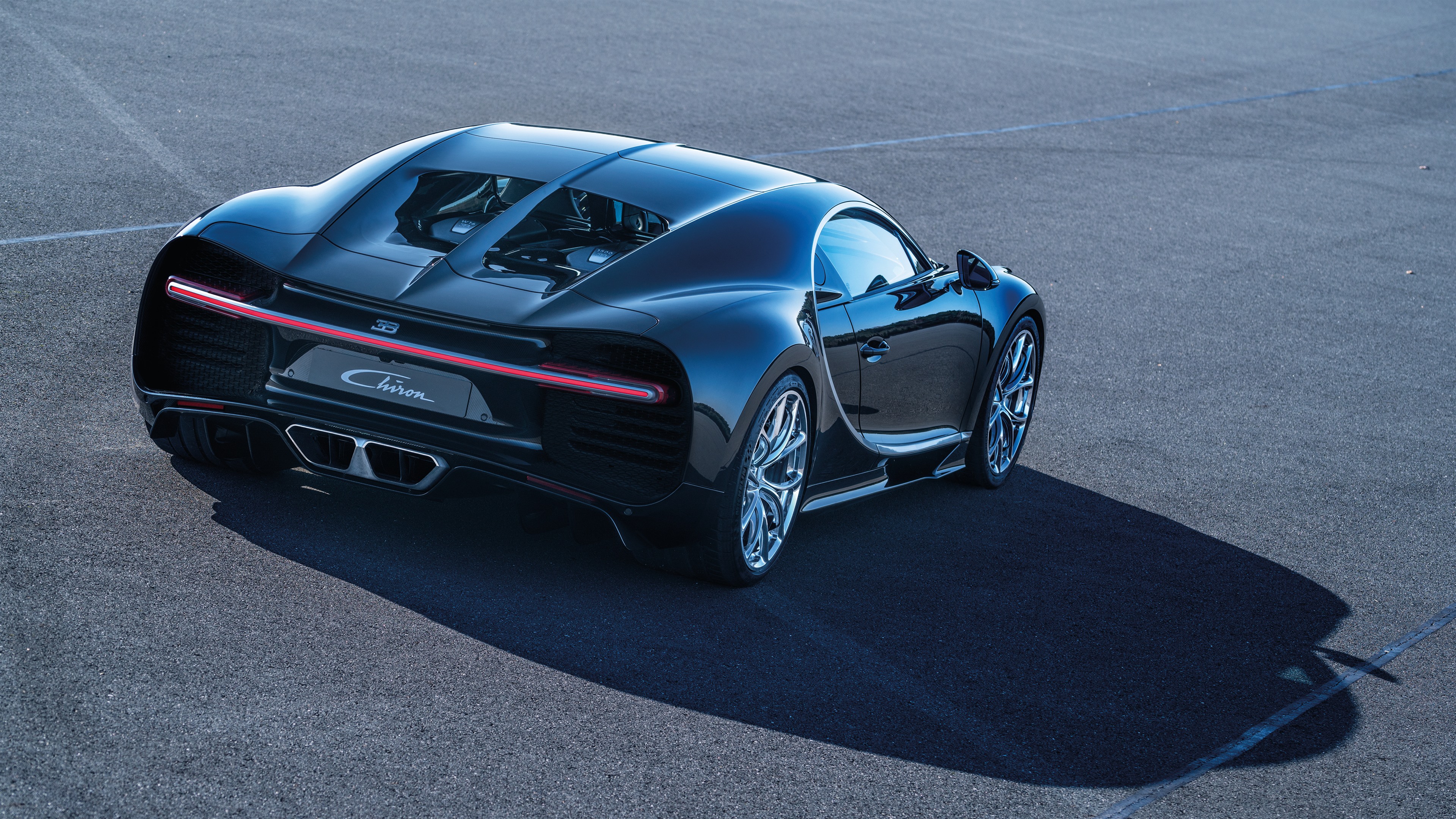 Download This Wallpaper - Bugatti Chiron Rear View , HD Wallpaper & Backgrounds