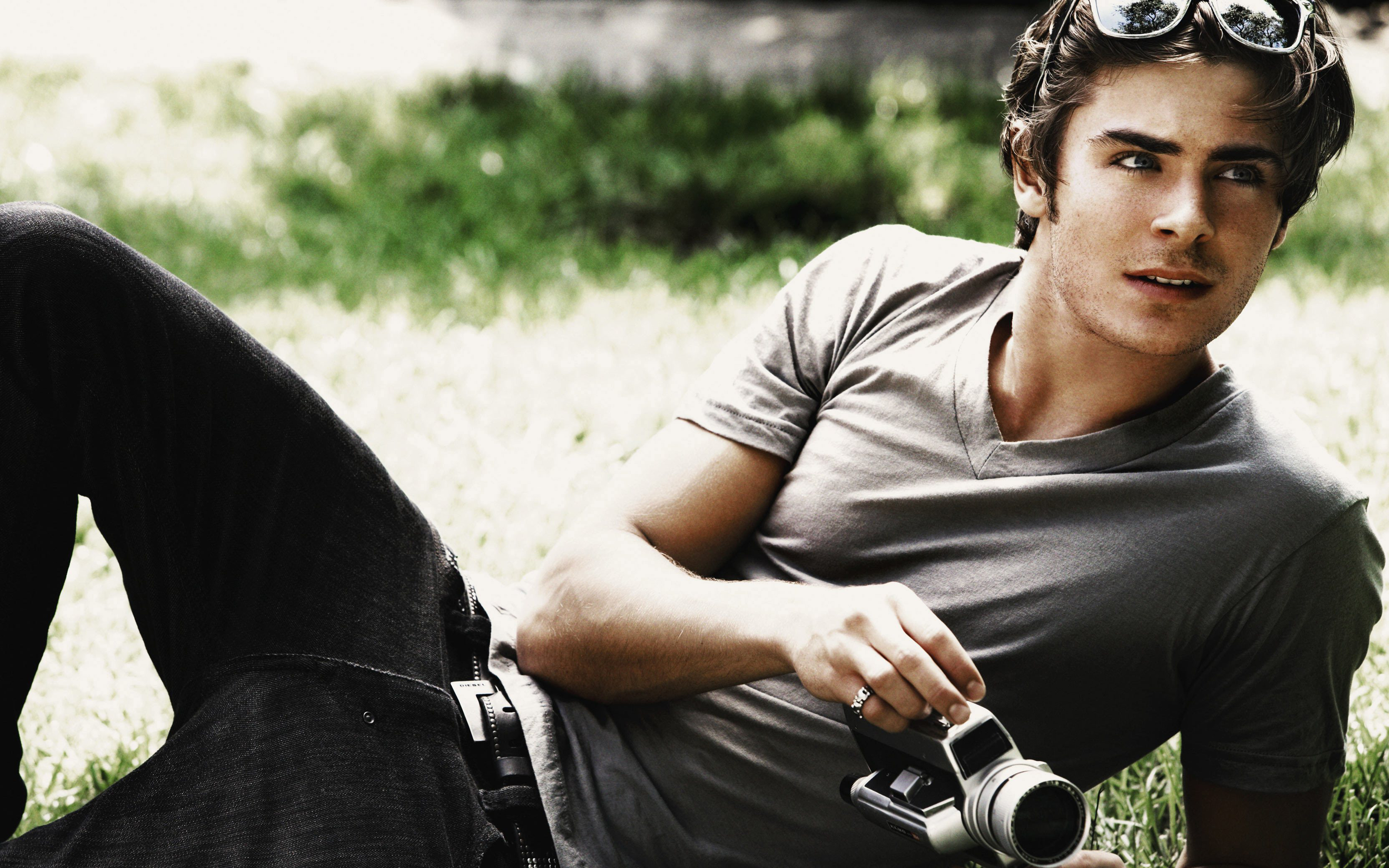 Actor American Zac Efron , HD Wallpaper & Backgrounds