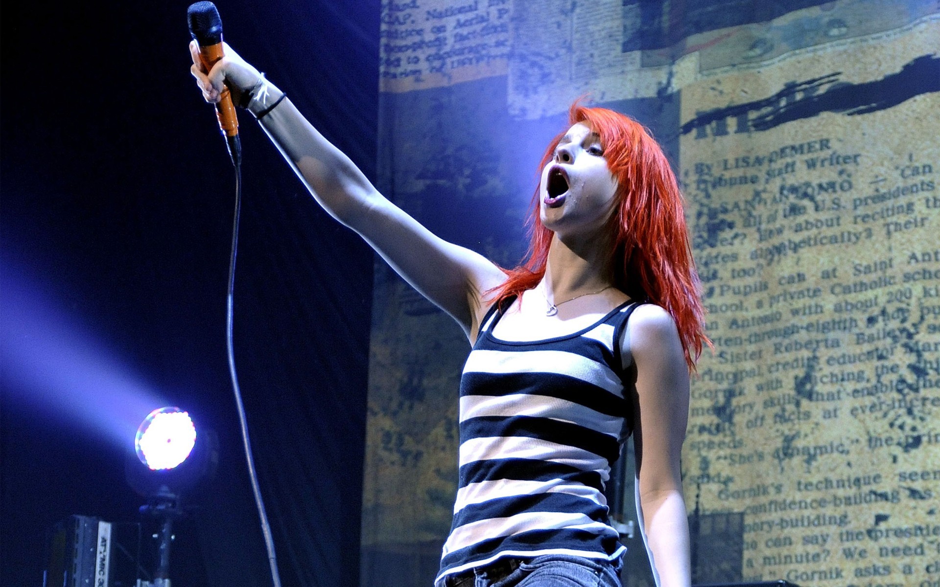 Hayley Williams And Sister , HD Wallpaper & Backgrounds