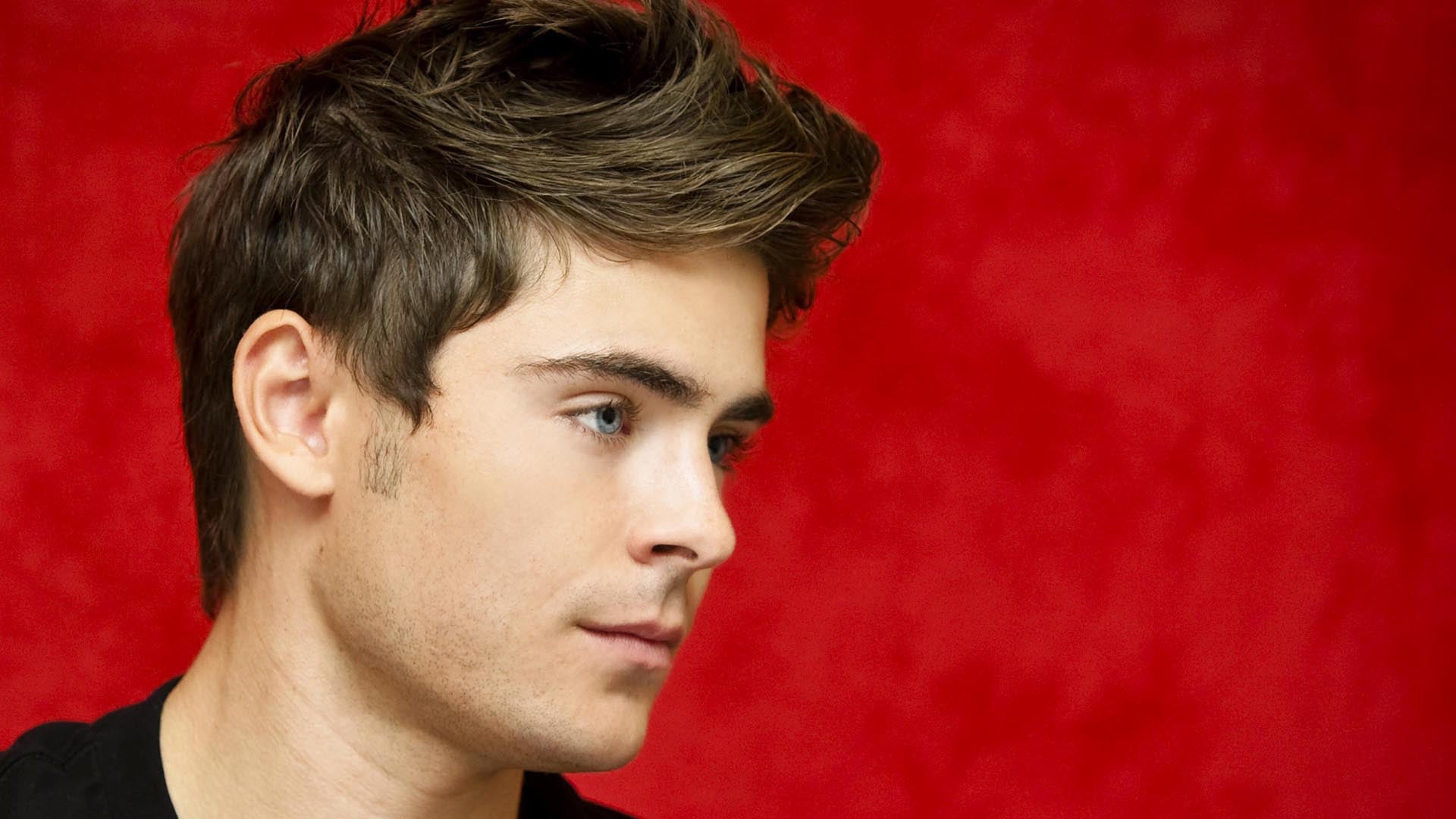 Zac Efron Red Background , HD Wallpaper & Backgrounds