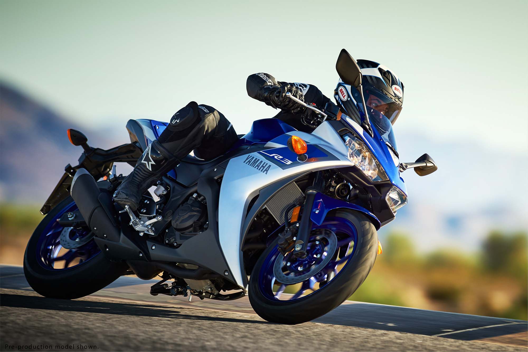2015 Yamaha Yzf R3 - Motorcycle Blue Yamaha 2017 , HD Wallpaper & Backgrounds