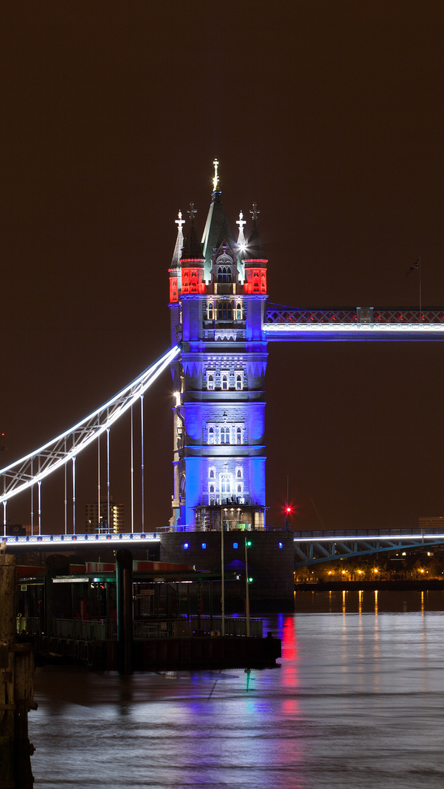 Cable-stayed Bridge, Tower, Tower Of London, Bridge, - Tower Bridge Lights Time , HD Wallpaper & Backgrounds