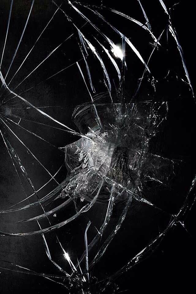 Broken Screen Wallpaper On Iphone - Realistic Cracked Screen Prank , HD Wallpaper & Backgrounds