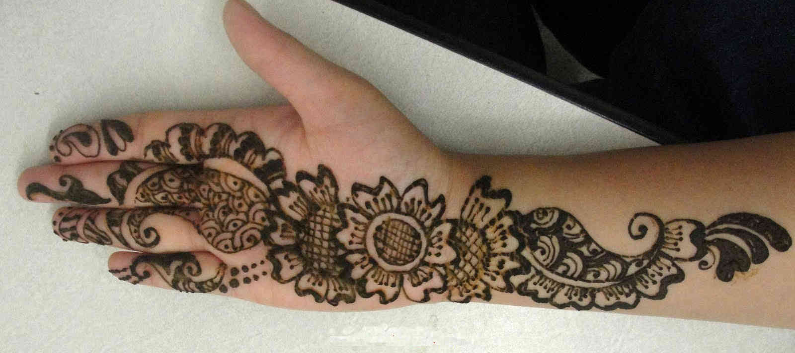 Arabic Mehndi Designs Collections For Girls 2015-16 - Arabic Style Mehandi Designs , HD Wallpaper & Backgrounds