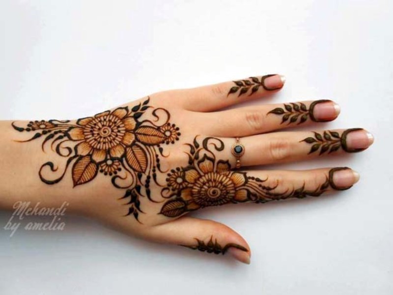 Mehndi Wallpaper Download - Beautiful Flowers Mehndi Design , HD Wallpaper & Backgrounds