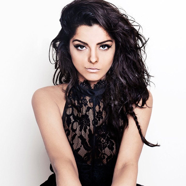 Bebe Rexha Iphone Wallpaper - Bebe Rexha , HD Wallpaper & Backgrounds