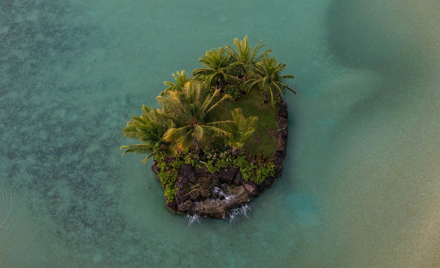 Tiny Hawaiian Island, Honolulu - James Ty , HD Wallpaper & Backgrounds