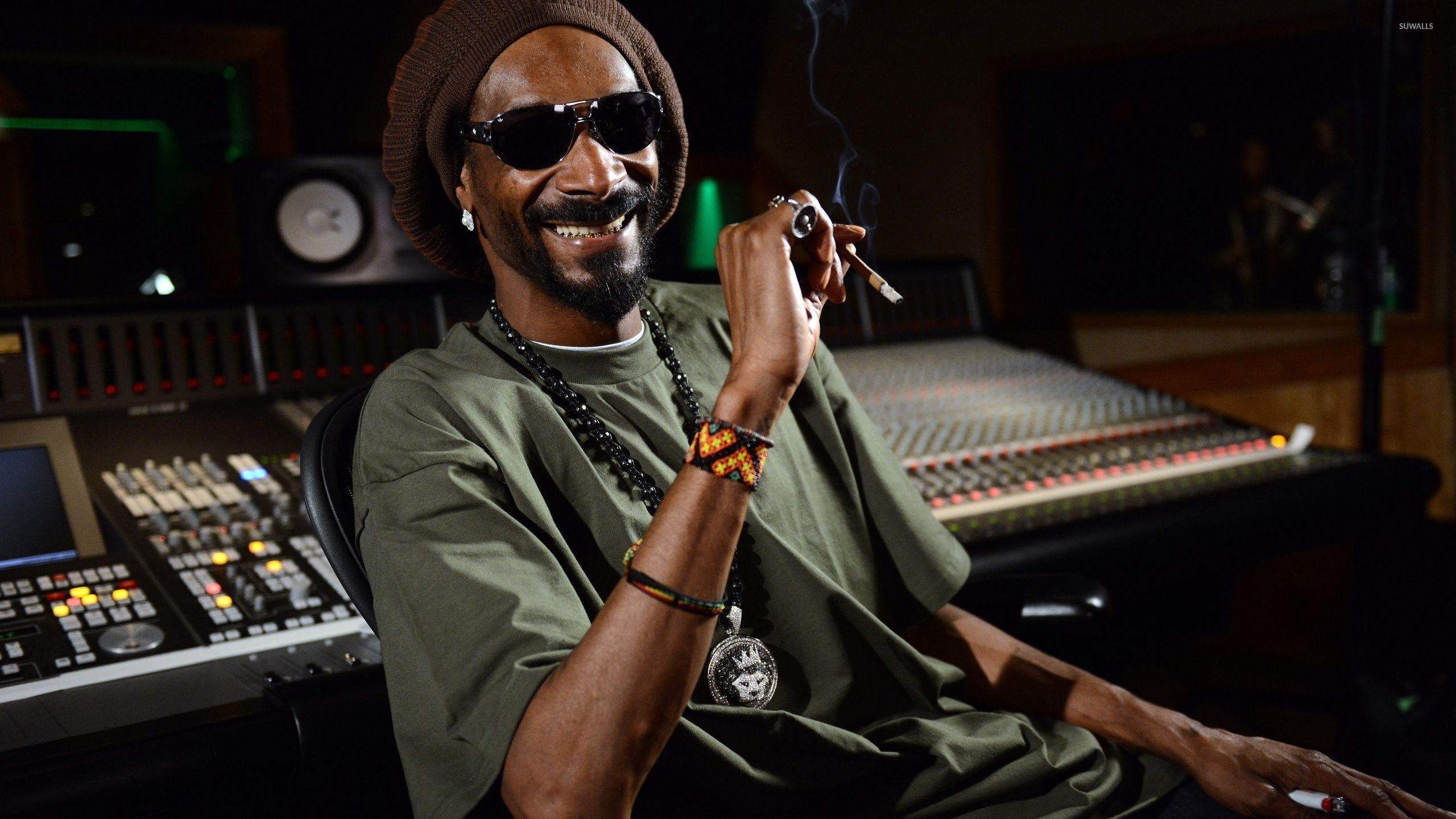 Crip Gang Wallpapers For Android Devices 43 Images - Snoop Dogg , HD Wallpaper & Backgrounds