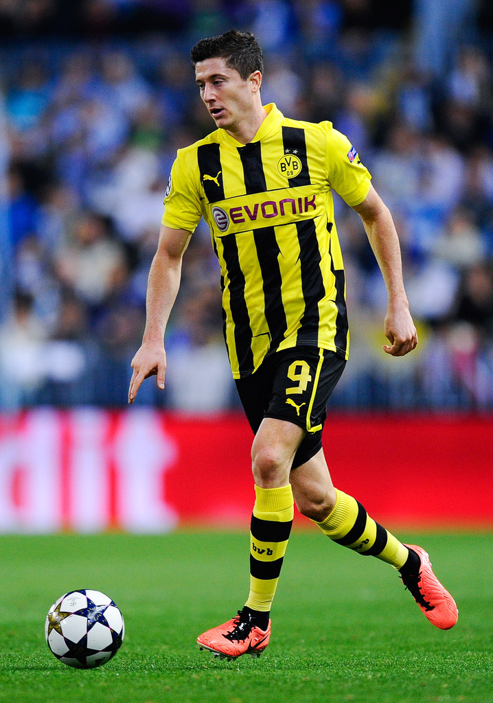 Robert Lewandowski Wallpaper - Robert Lewandowski Borussia Dortmund , HD Wallpaper & Backgrounds