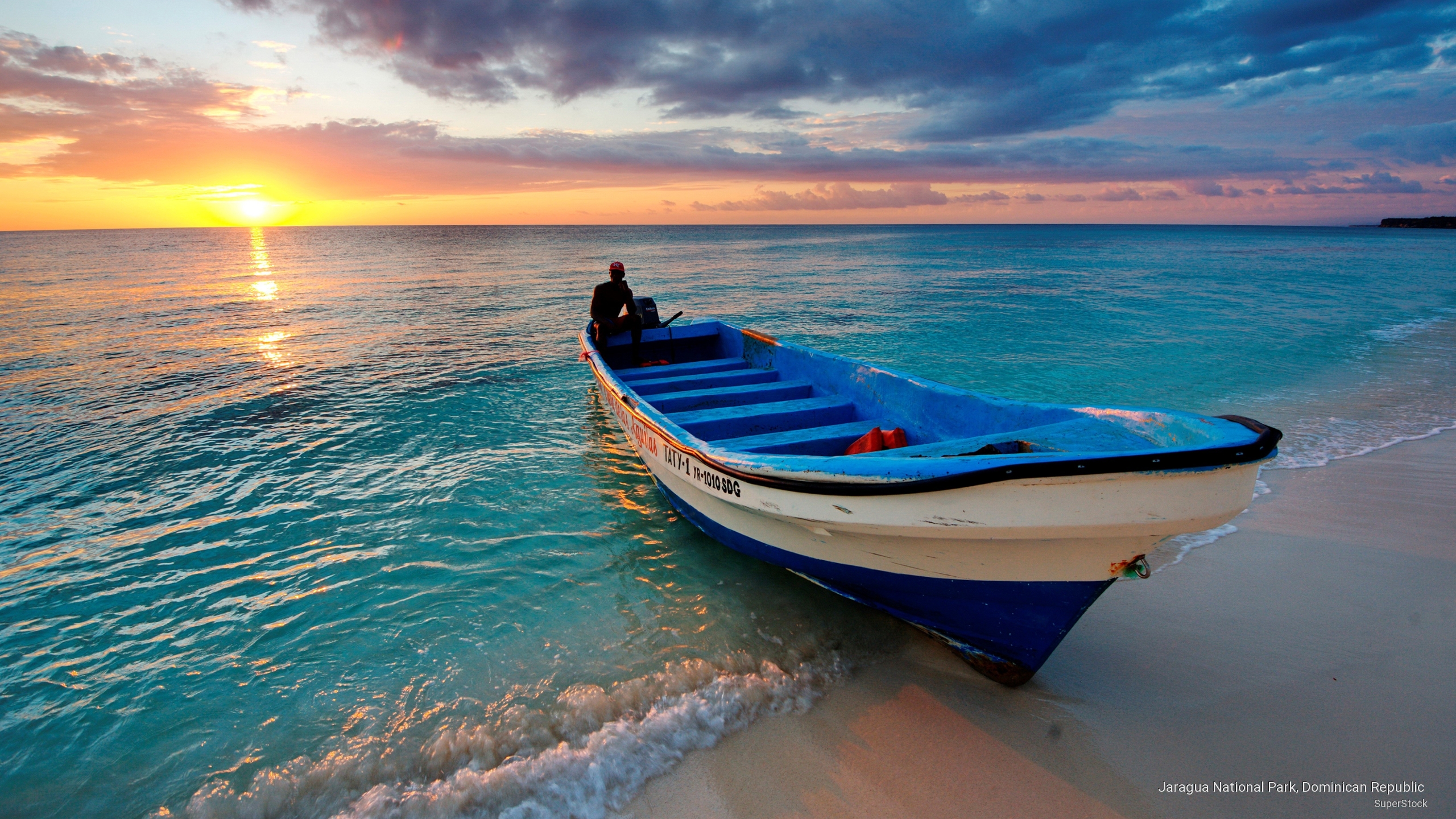 Hd Wallpaper - Beach And Boat Sunset , HD Wallpaper & Backgrounds