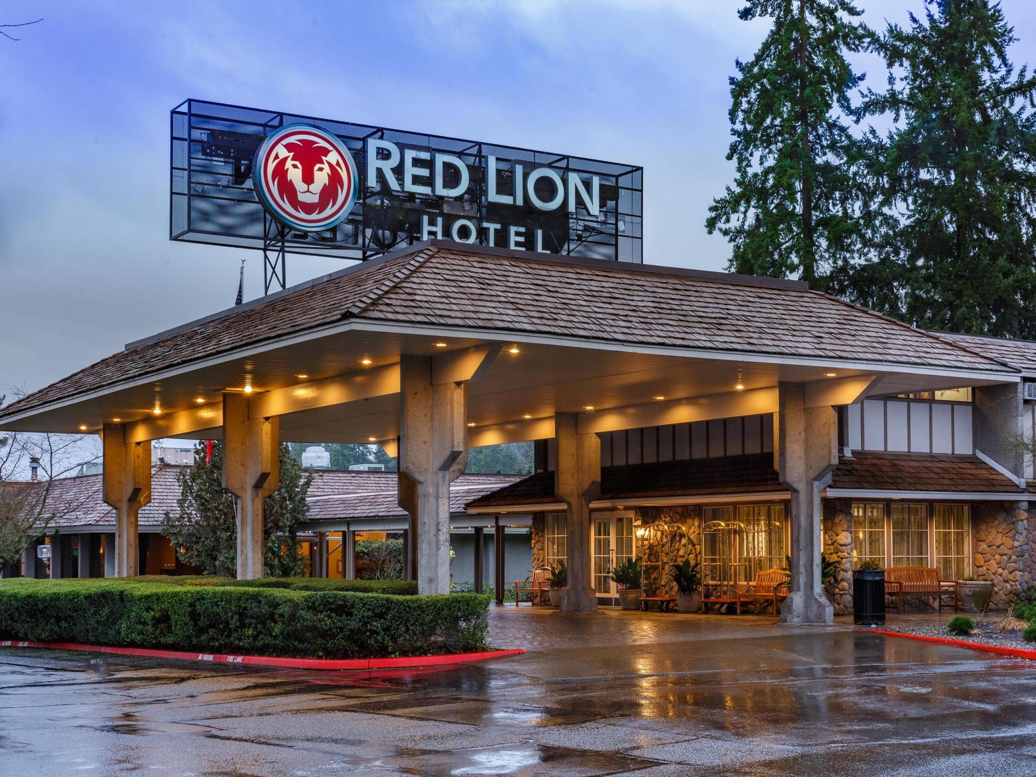 Exterior View - Red Lion Hotel Bellevue , HD Wallpaper & Backgrounds