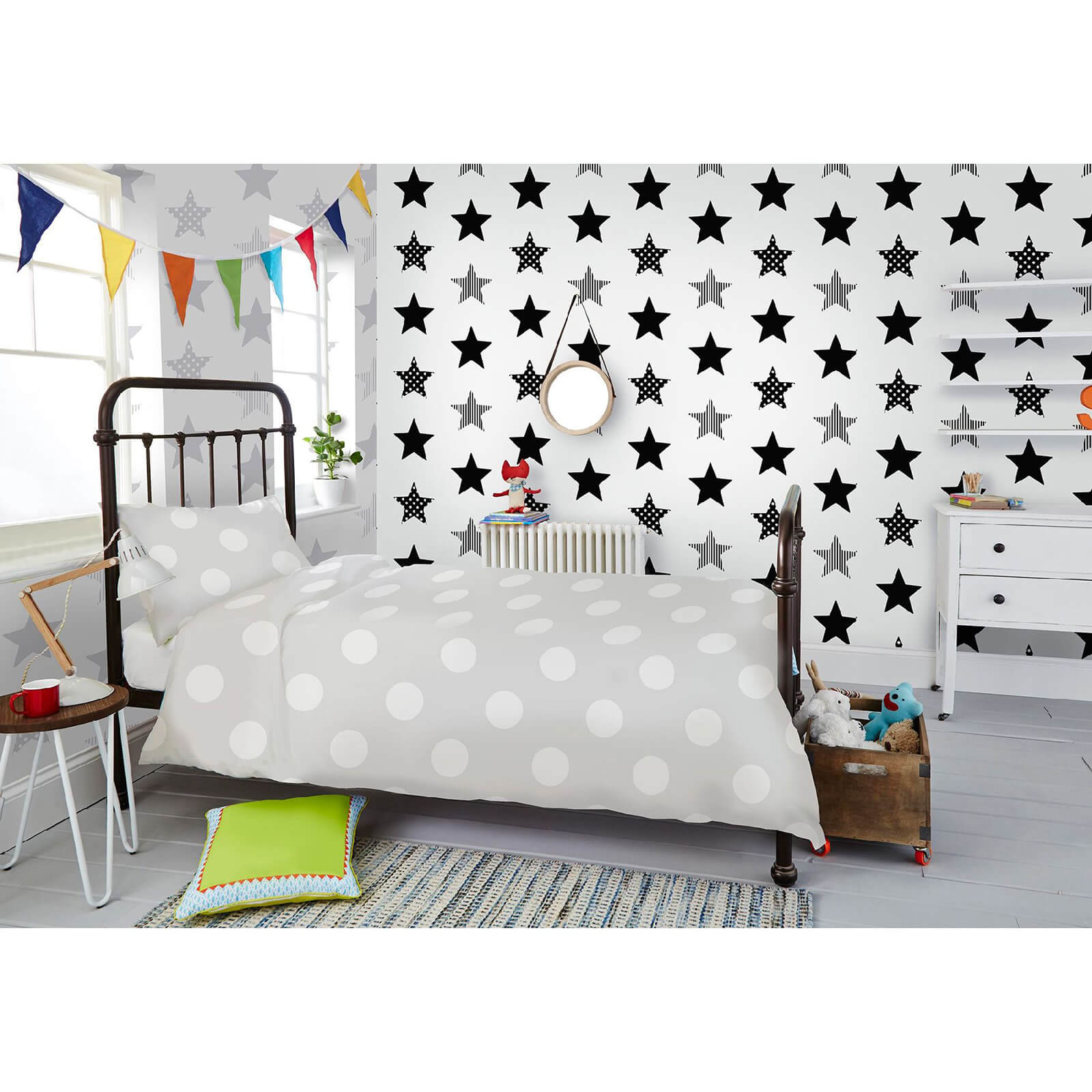 Superfresco Easy Kids' Superstar Star Print White/silver - Graham And Brown Star , HD Wallpaper & Backgrounds