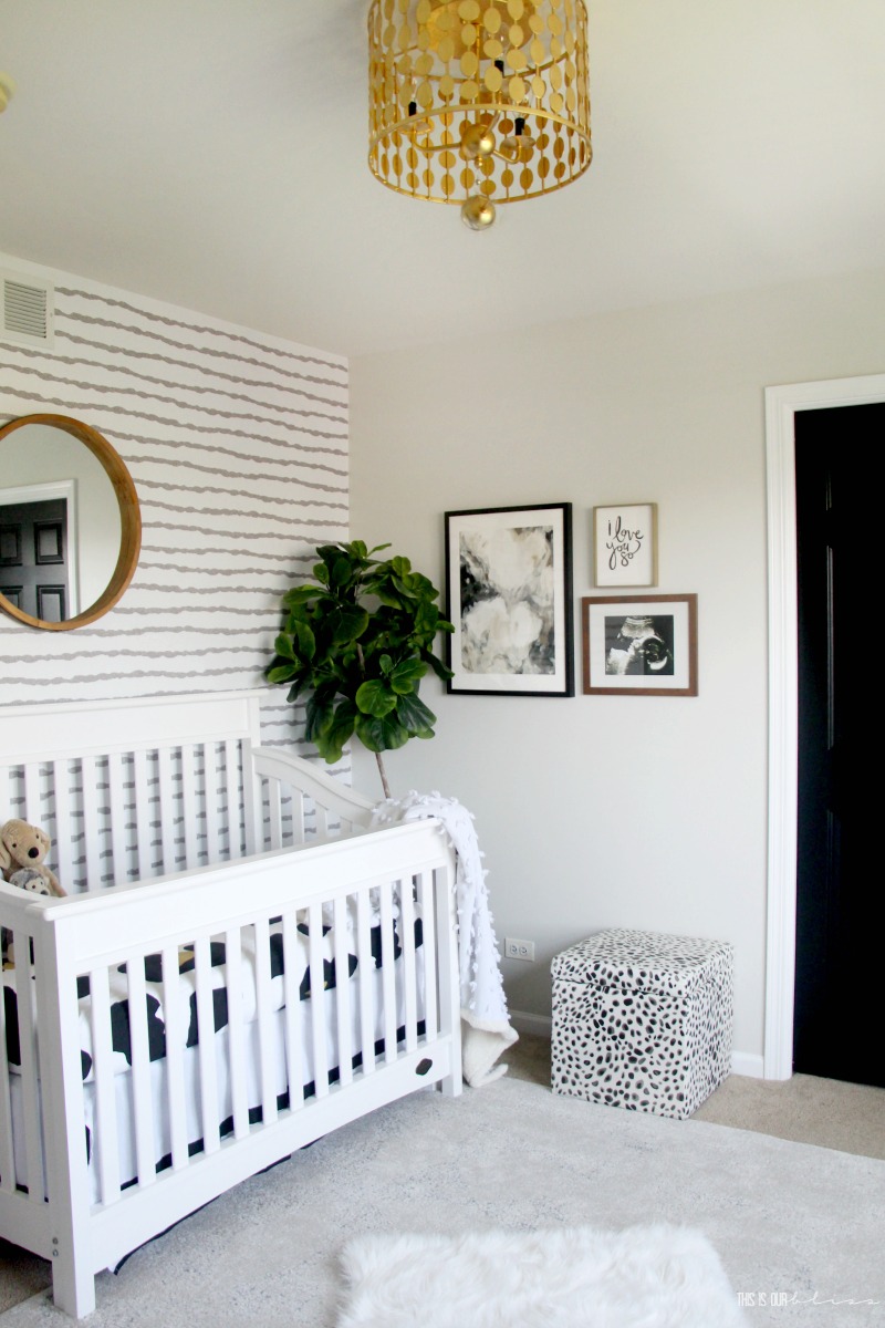 Sophisticated Neutral Nursery Wallpaper Accent Wall - Interior Design , HD Wallpaper & Backgrounds