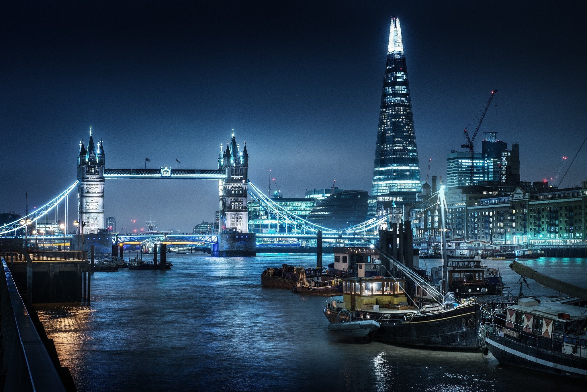Tower Bridge Wallpapers - London Lights Wallpaper Hd , HD Wallpaper & Backgrounds