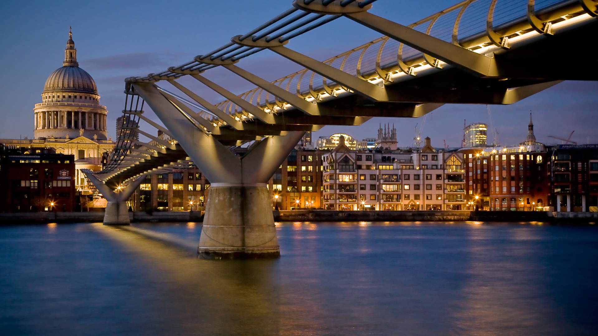 London Hd Wallpaper - Millenium Bridge , HD Wallpaper & Backgrounds