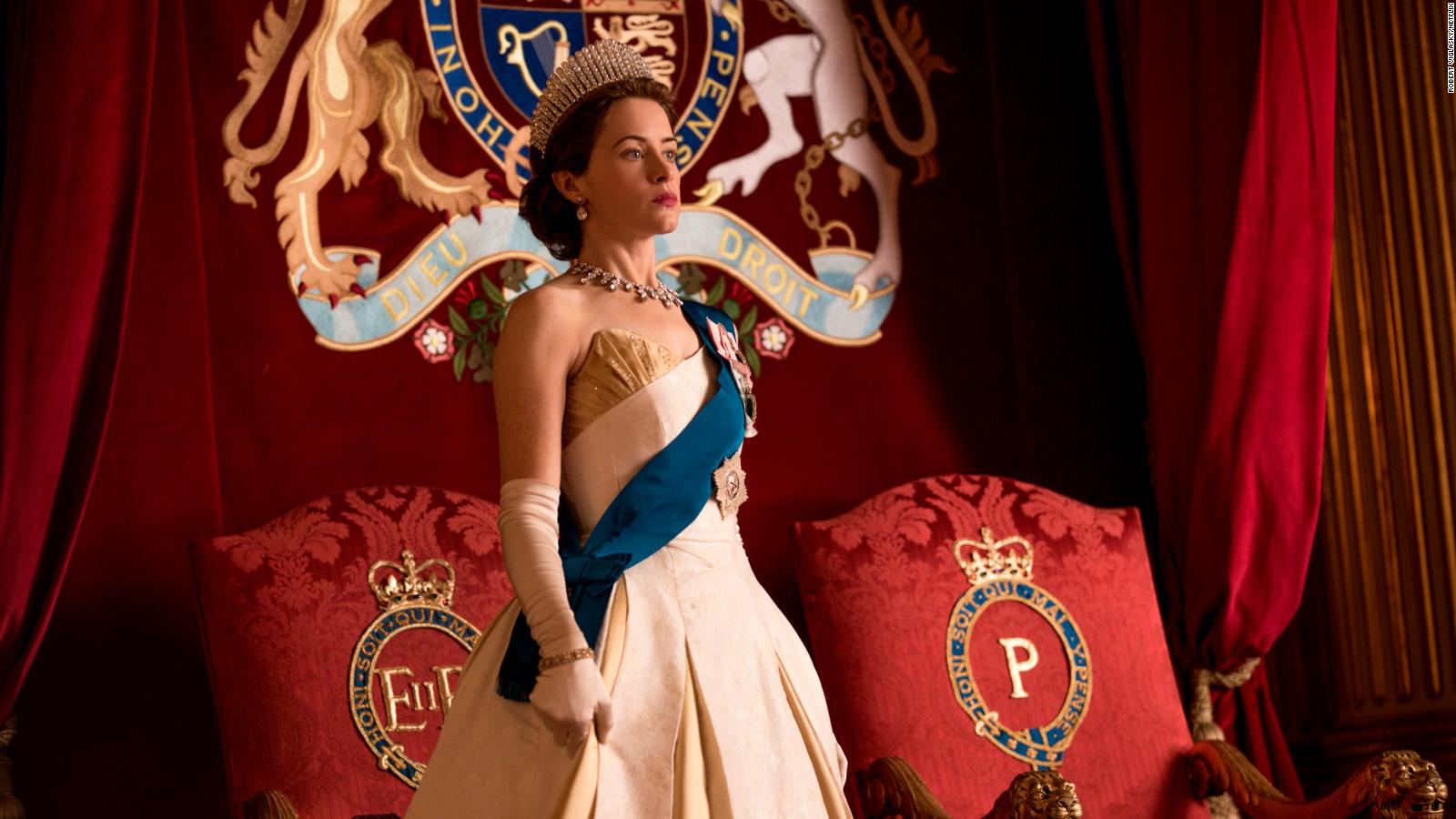 On Pay, 'the Crown' Was Unfair To The Queen - Crown Queen Elizabeth 2 , HD Wallpaper & Backgrounds