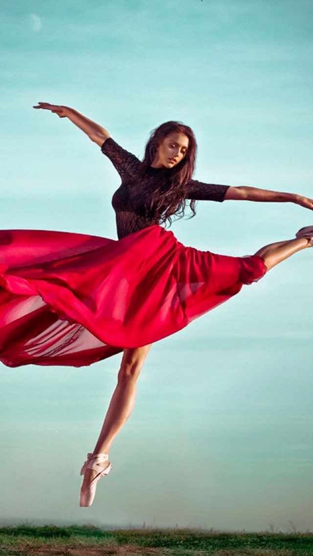 Ballet Dancer Red Dress Iphone Se Wallpaper - Dancers Wallpaper Ballet Iphone , HD Wallpaper & Backgrounds