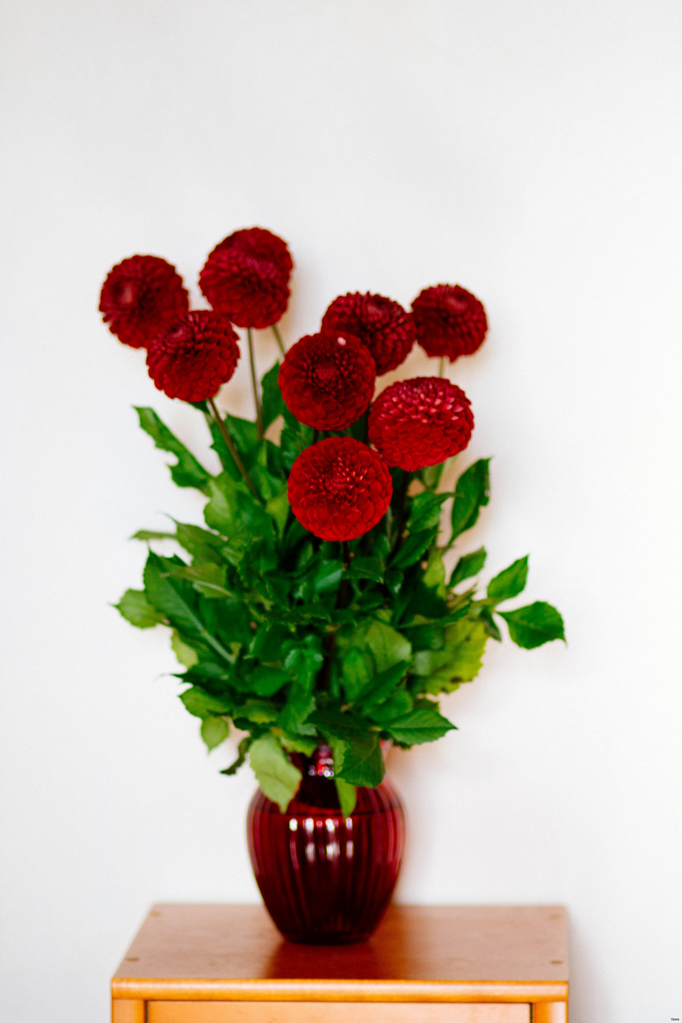 Red Roses With Vase Of 13 Best Of Red Roses In A Vase - Photography Flowers And Vase , HD Wallpaper & Backgrounds