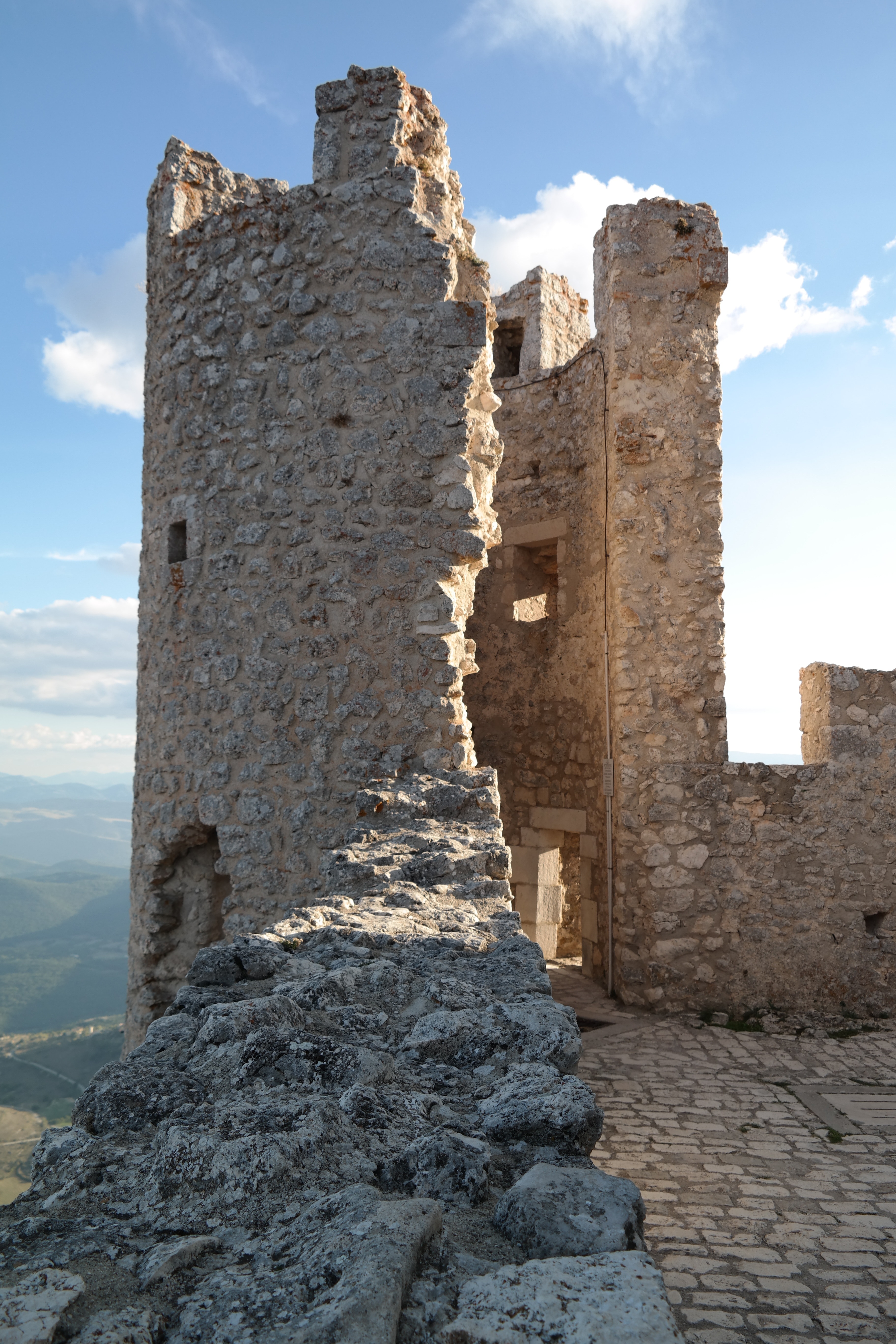 Beige Stone Castle Preview - Castle , HD Wallpaper & Backgrounds