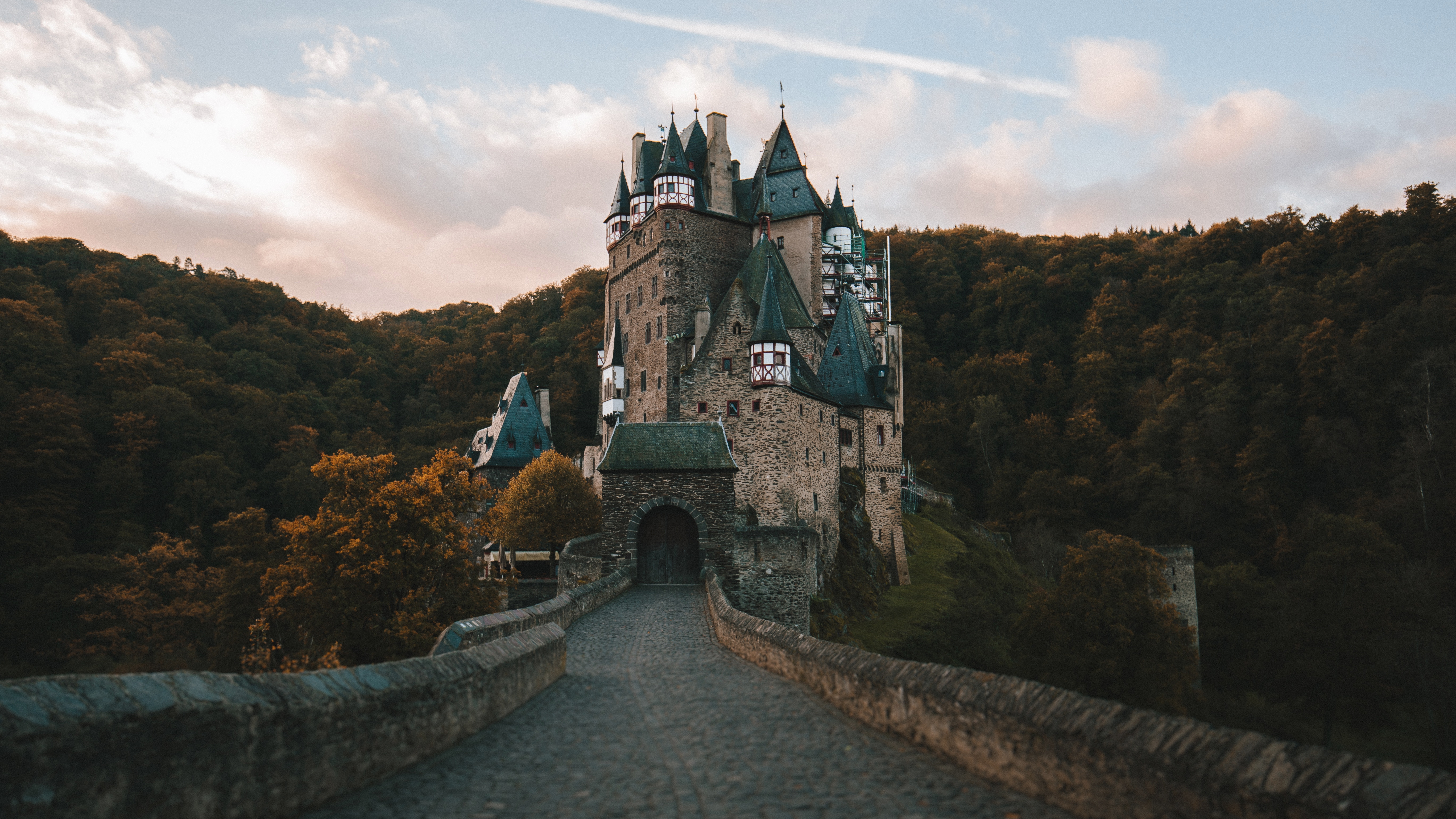 Resolution Of Source Picture Is 5472×3078 - Burg Eltz , HD Wallpaper & Backgrounds