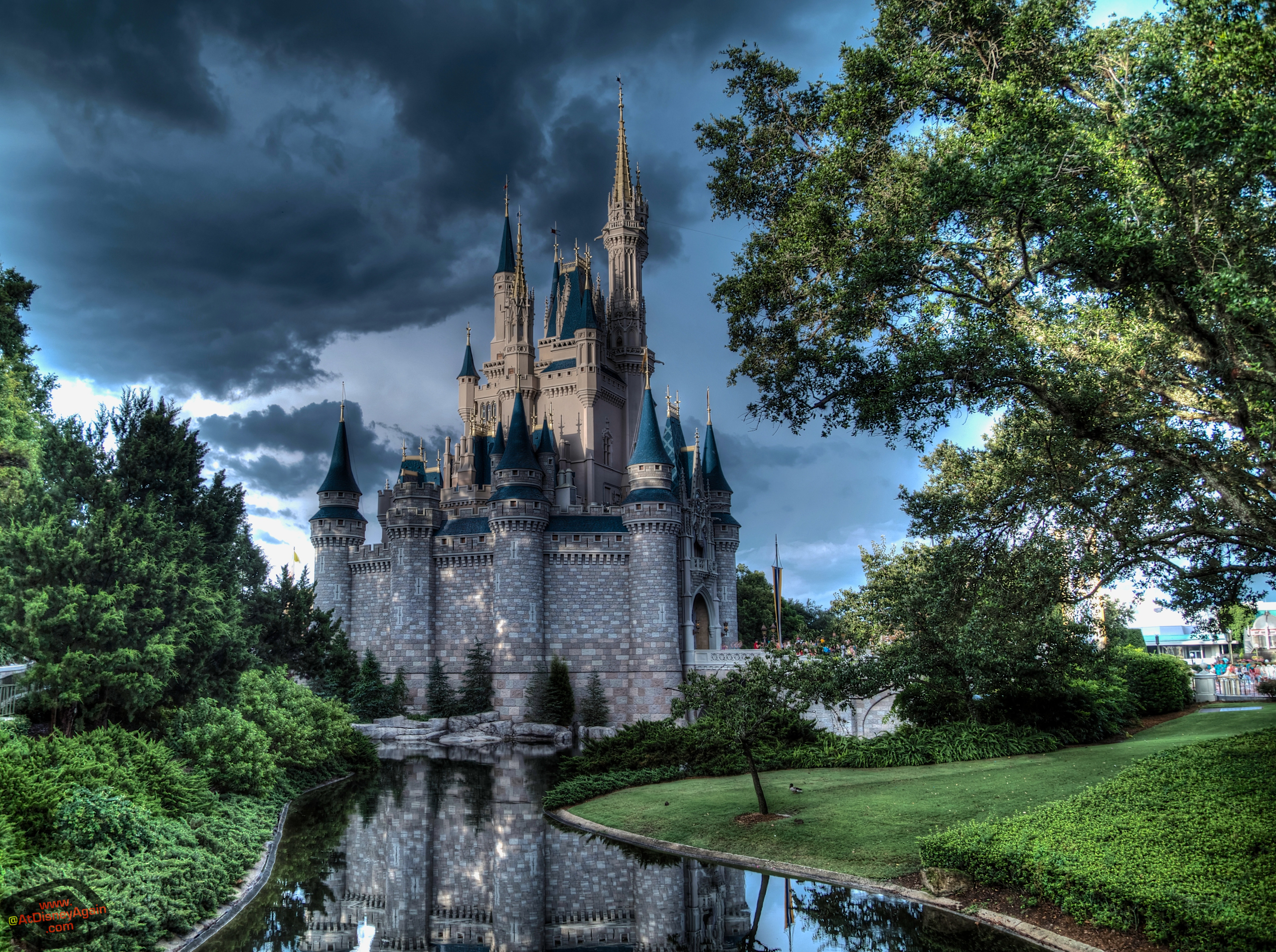 Daytime Cinderella Castle Wallpaper - Castle Backgrounds , HD Wallpaper & Backgrounds