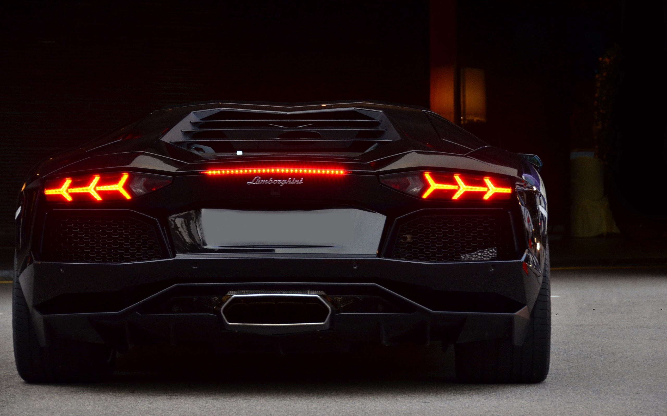 Tail Lights Wallpaper - Black Lamborghini Aventador Rear , HD Wallpaper & Backgrounds