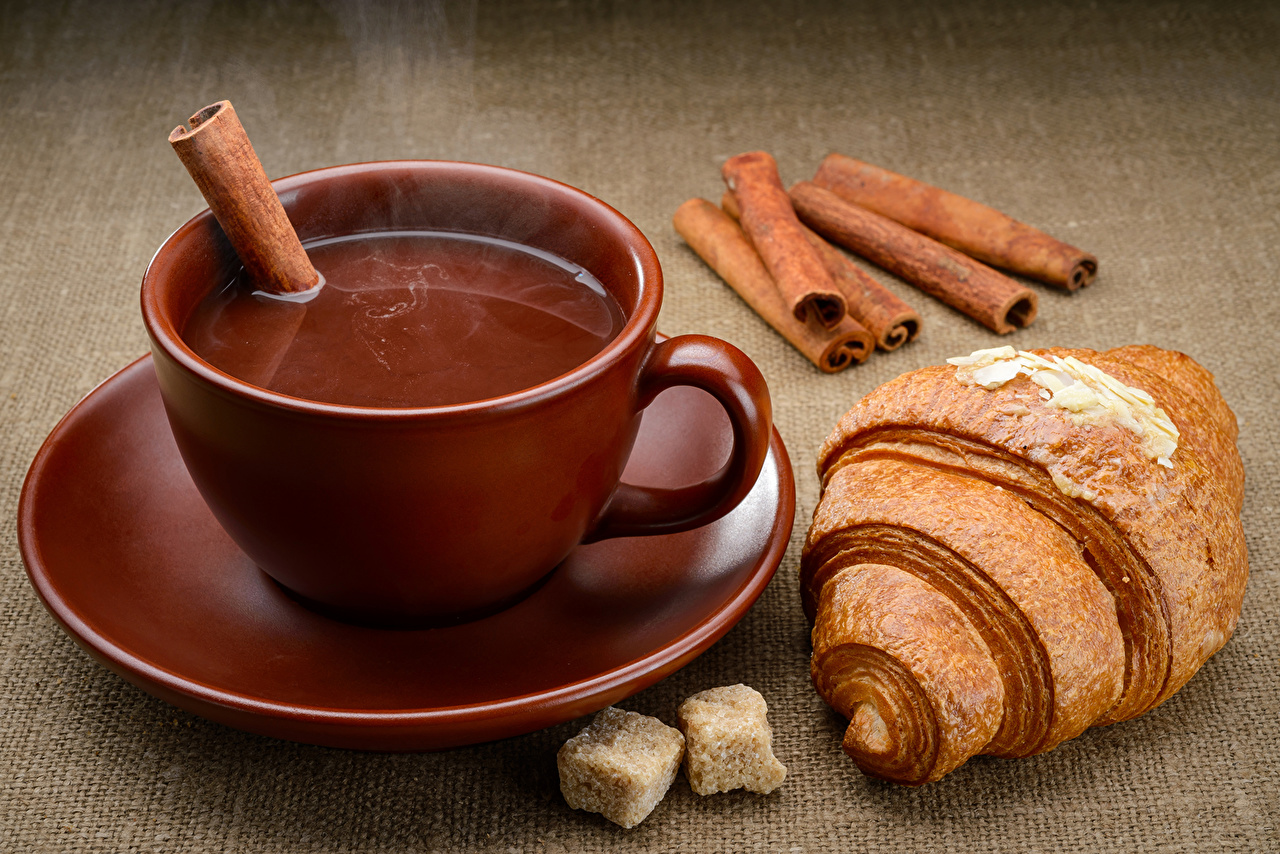 Hot Chocolate Wallpaper - Hot Chocolate And Croissant , HD Wallpaper & Backgrounds