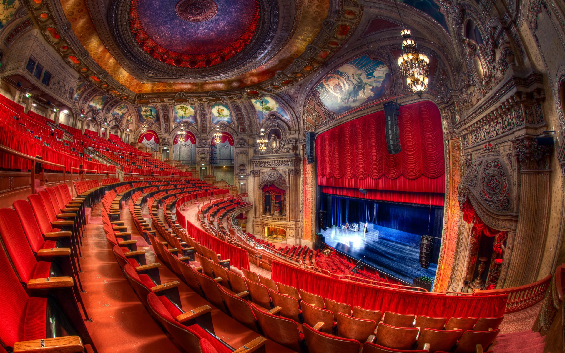 Best 45 Opera Auditorium Wallpaper On Hipwallpaper - Chicago Theater Balcony View , HD Wallpaper & Backgrounds