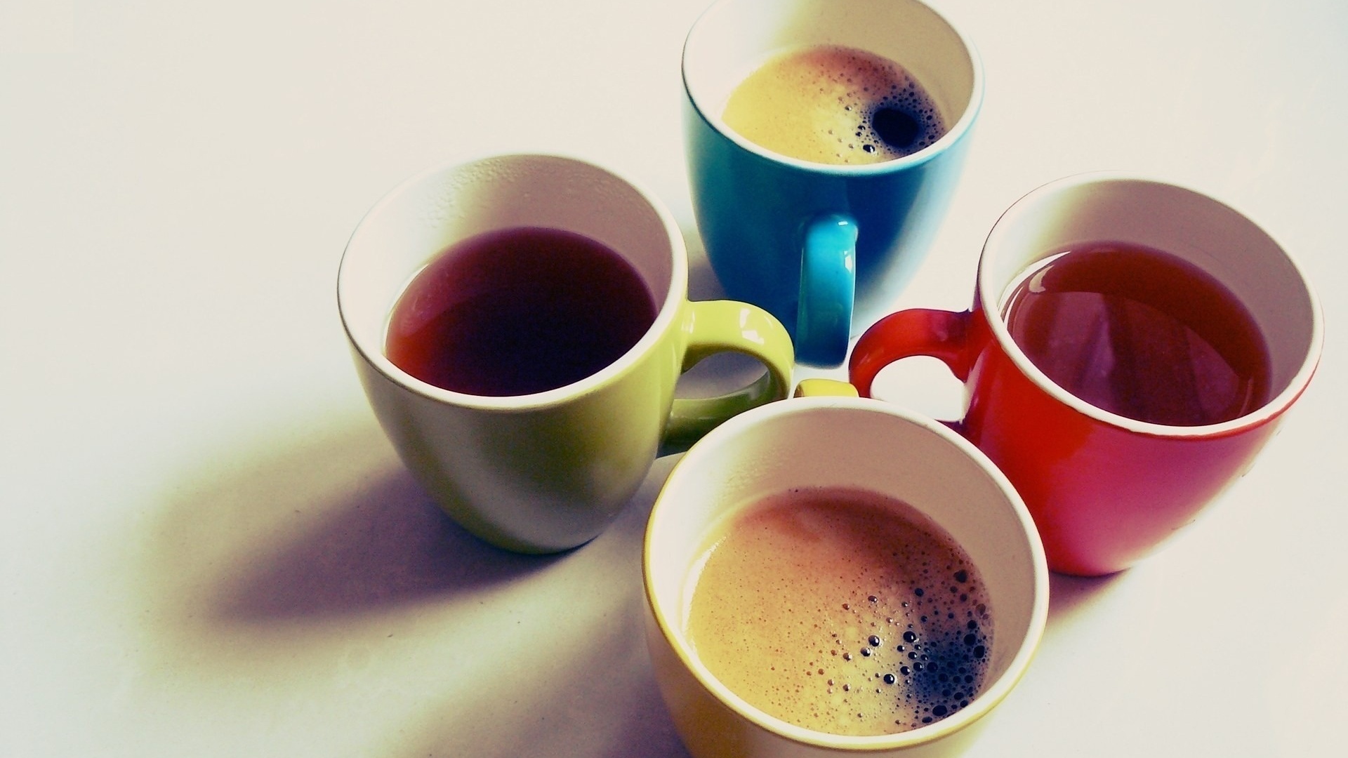 Colorful Coffee Mugs Wallpaper - 4 Cup Of Tea , HD Wallpaper & Backgrounds