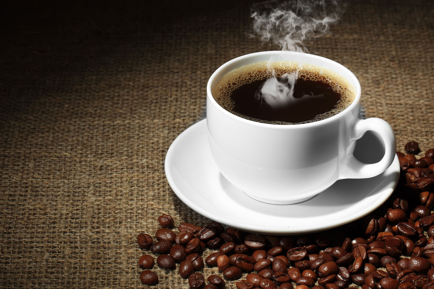 Black Coffee Beans - Poze Cu Ceasca De Cafea , HD Wallpaper & Backgrounds