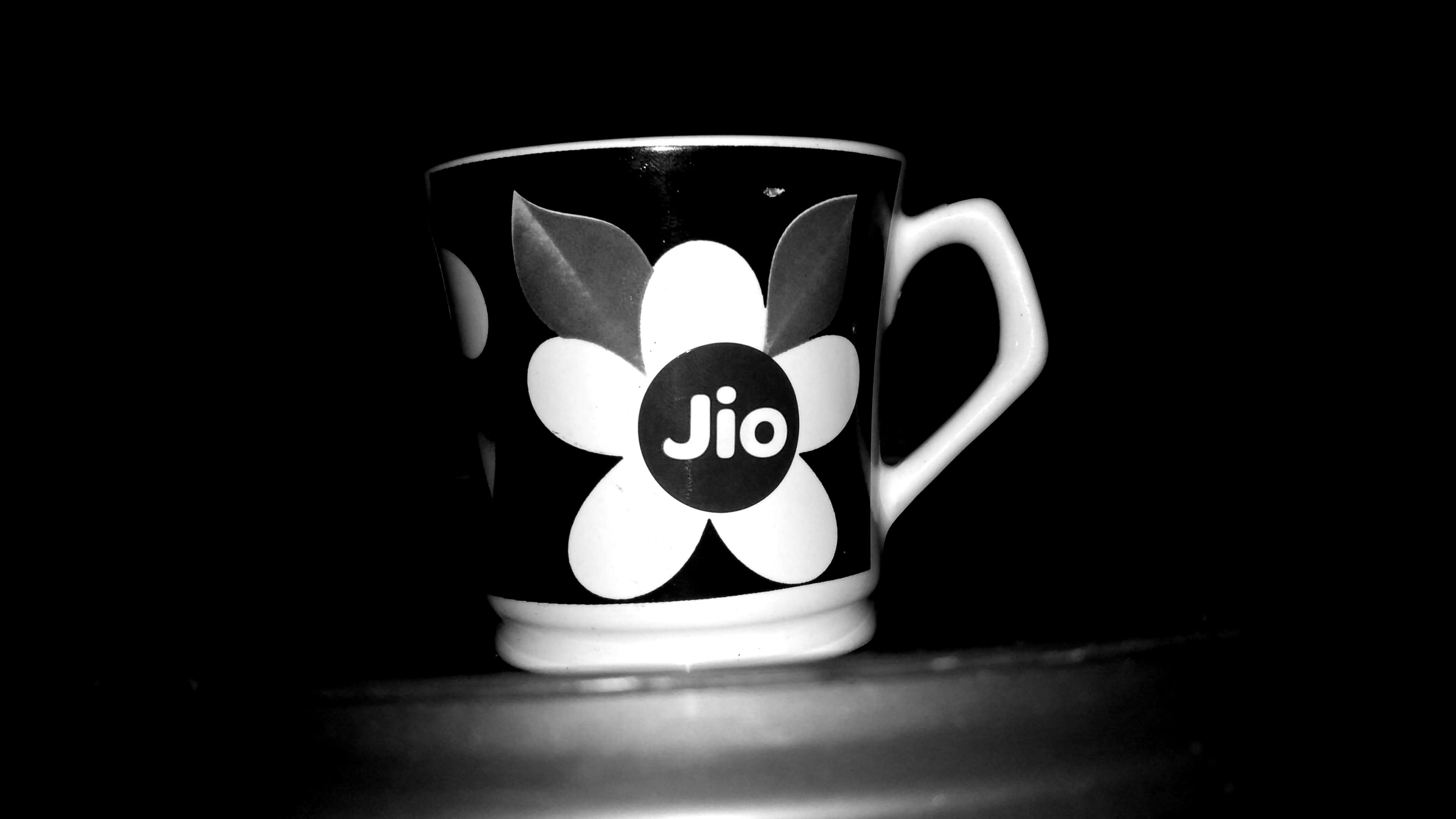 Black And White, Black Background, Coffee, Coffee Cup, - Reliance Jio Infocomm Limited (rjil) , HD Wallpaper & Backgrounds