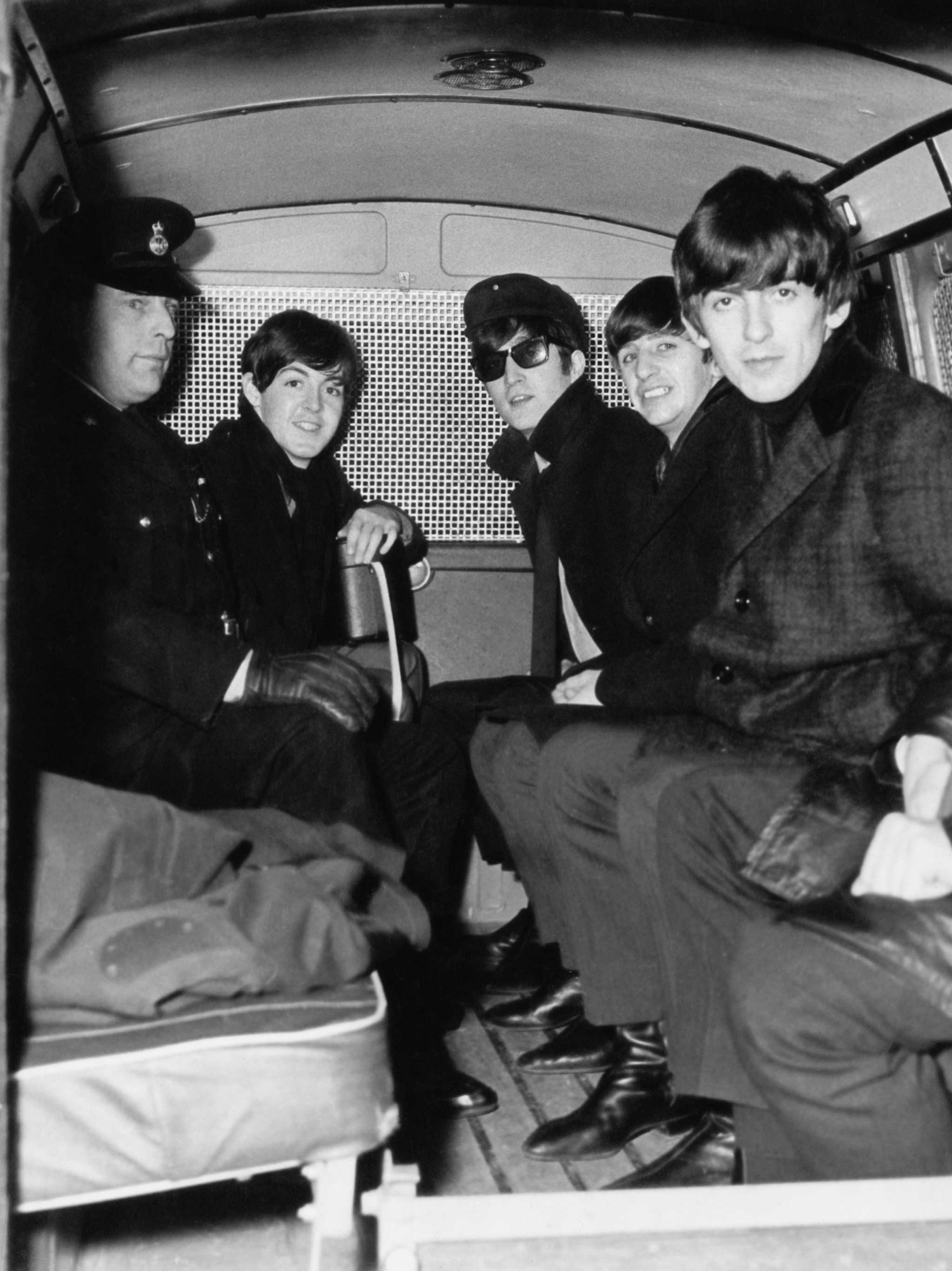 Download Music, The Beatles Wallpaper - Beatles Abbey Road Wallpaper Desktop , HD Wallpaper & Backgrounds