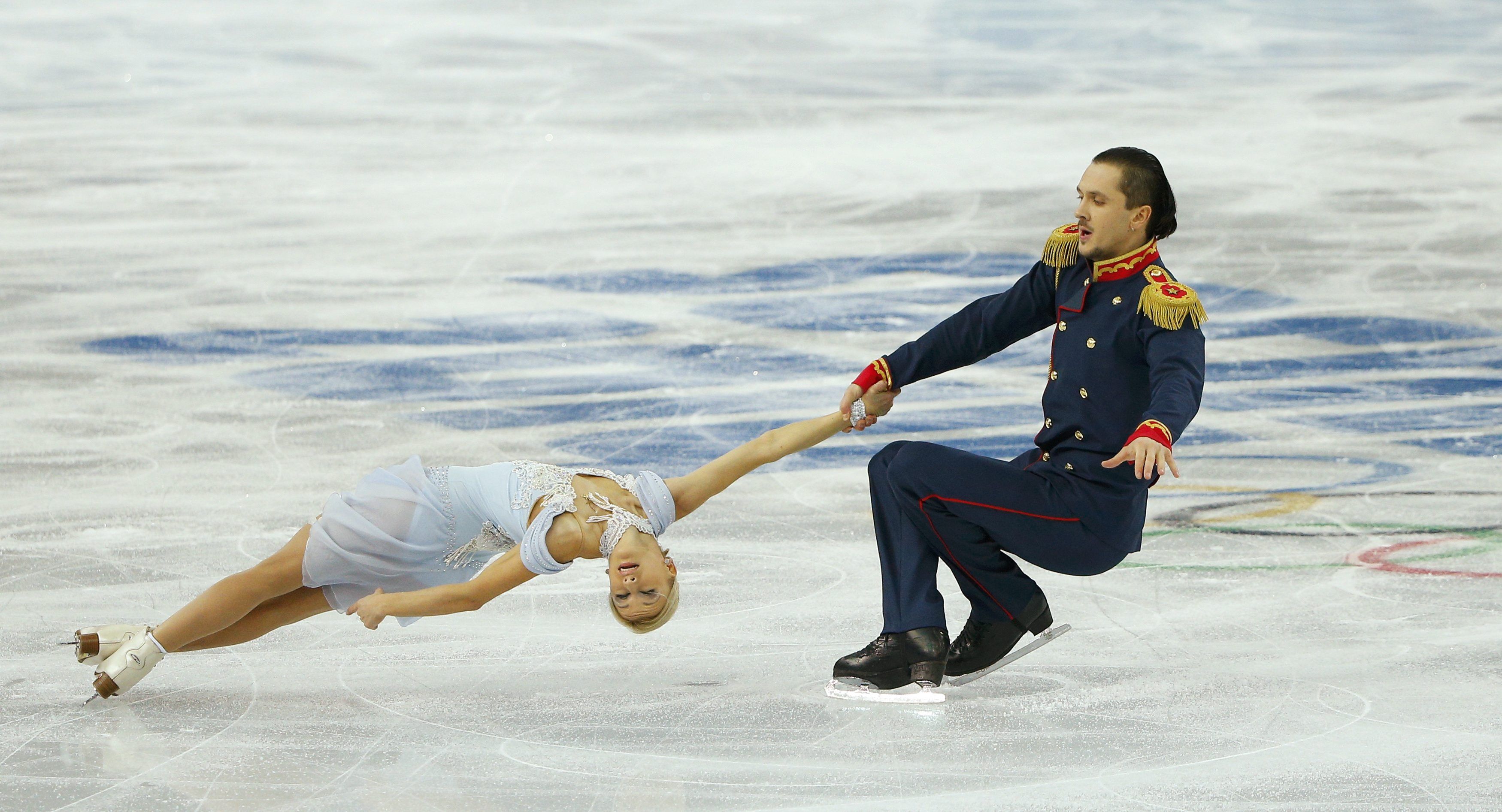 Article Image Figure Skating-russians - Spirale De La Mort Patinage Artistique , HD Wallpaper & Backgrounds