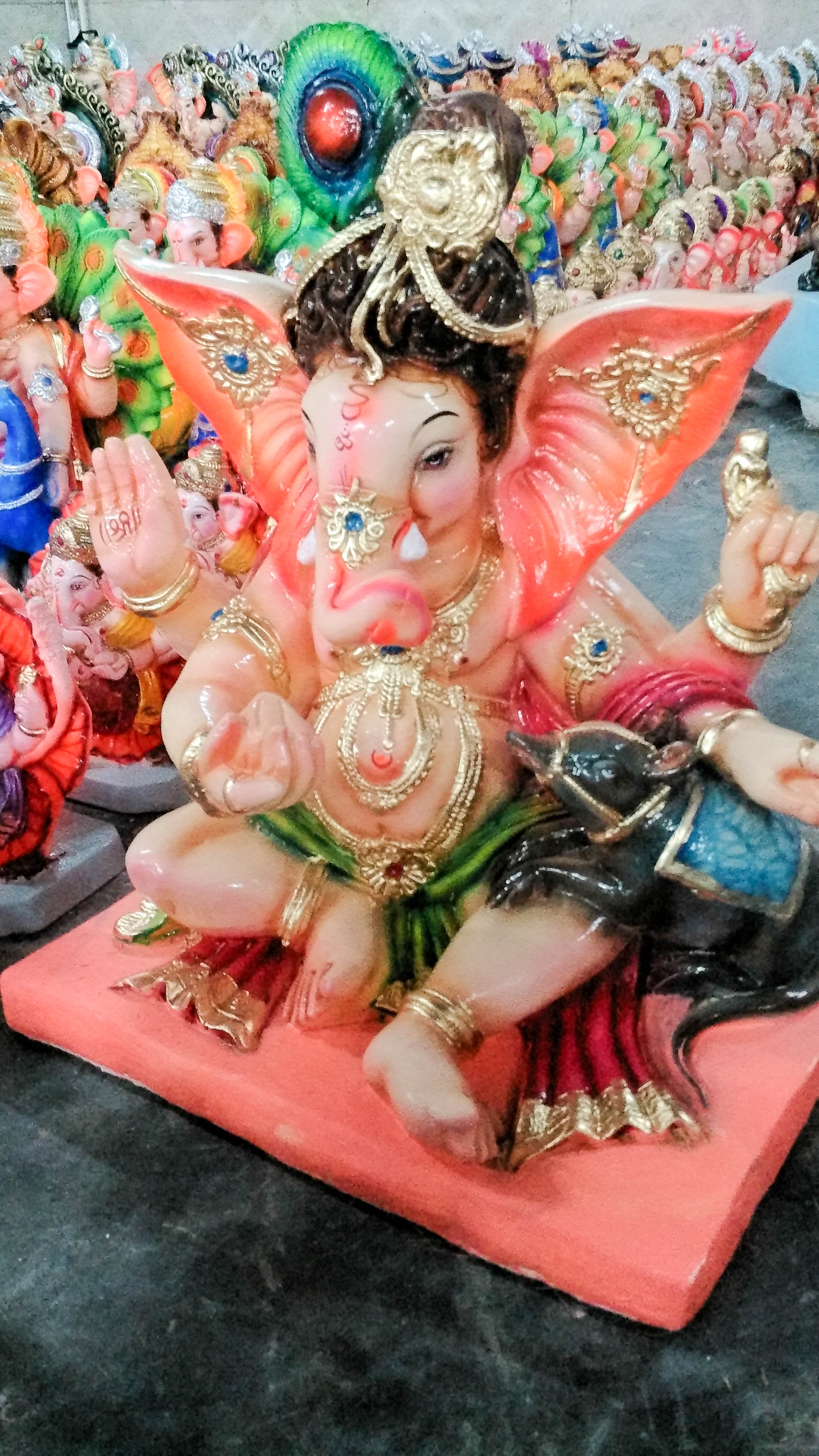 Lord Ganesha Pics Taken At A Shop Before Ganesh Chaturthi - Lord Ganesh , HD Wallpaper & Backgrounds
